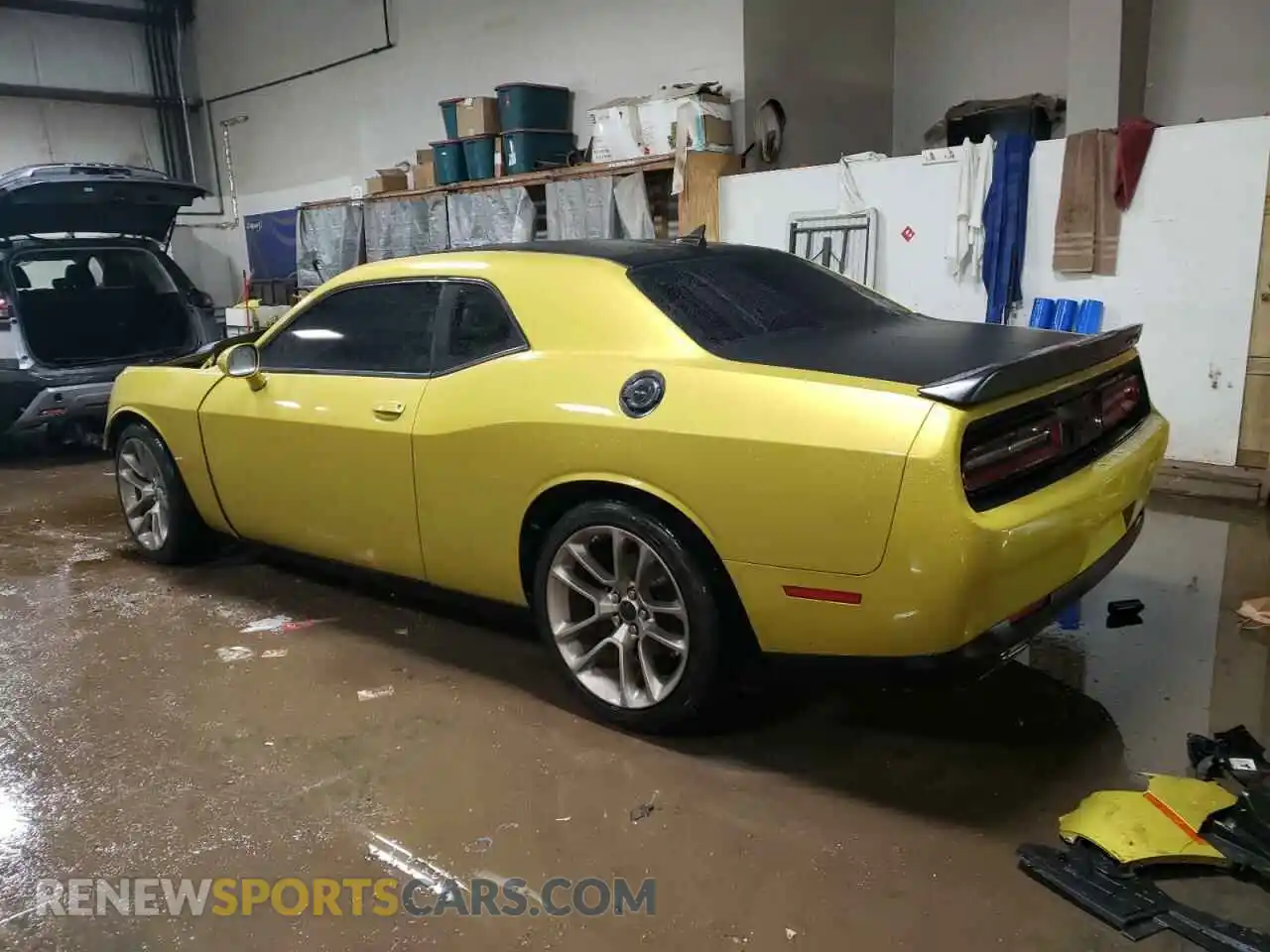 2 Photograph of a damaged car 2C3CDZJG5LH235743 DODGE CHALLENGER 2020