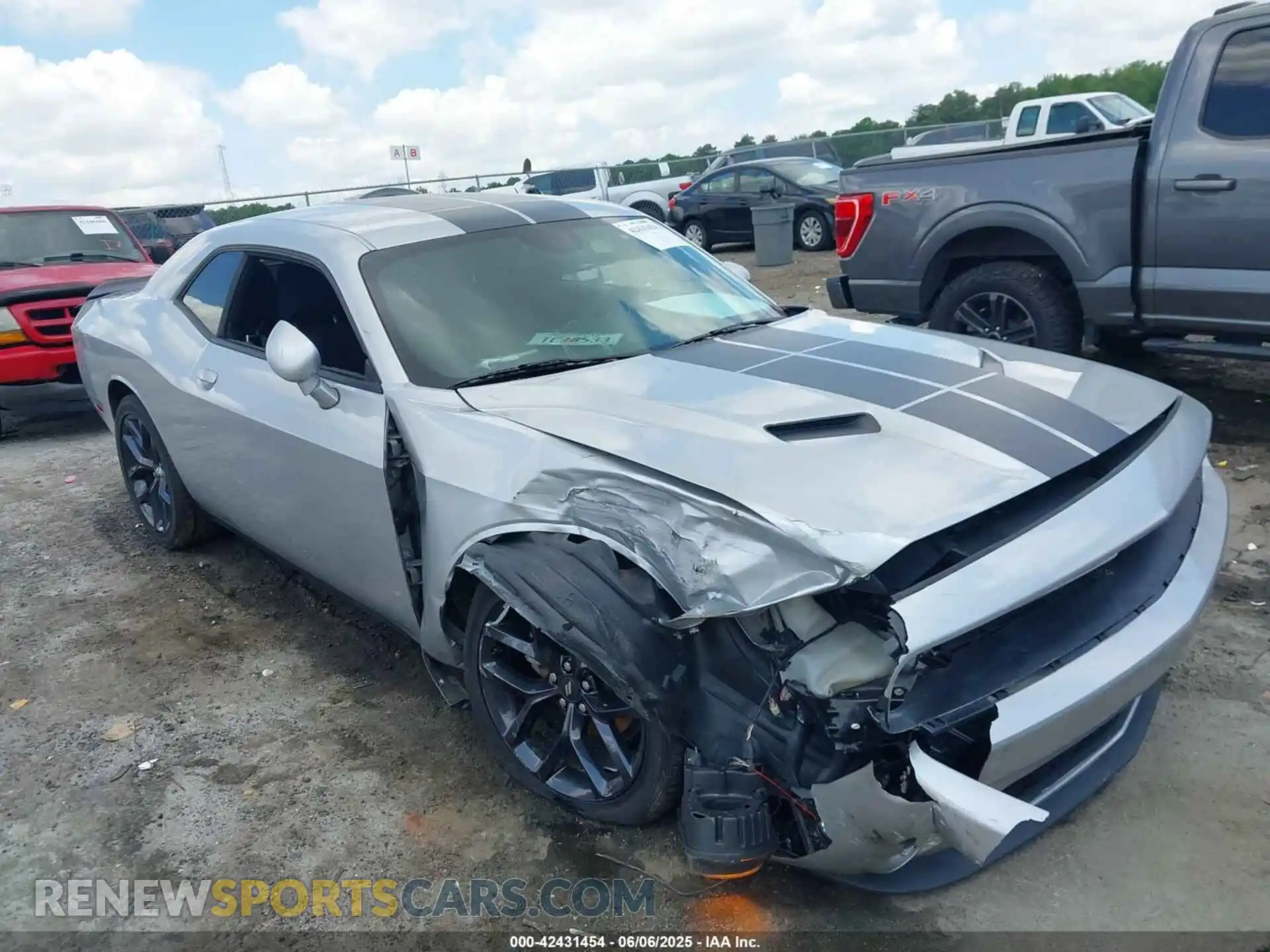 1 Photograph of a damaged car 2C3CDZAG4MH641644 DODGE CHALLENGER 2021