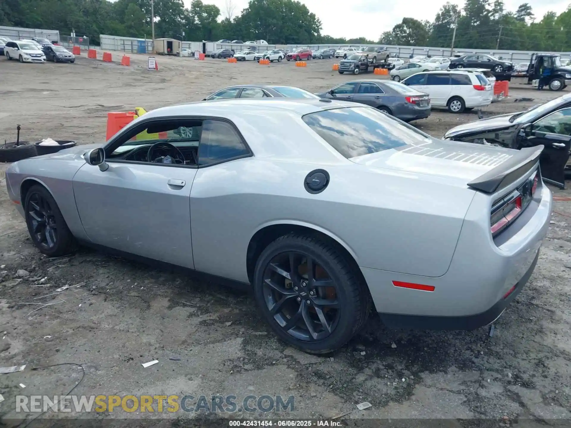 3 Photograph of a damaged car 2C3CDZAG4MH641644 DODGE CHALLENGER 2021
