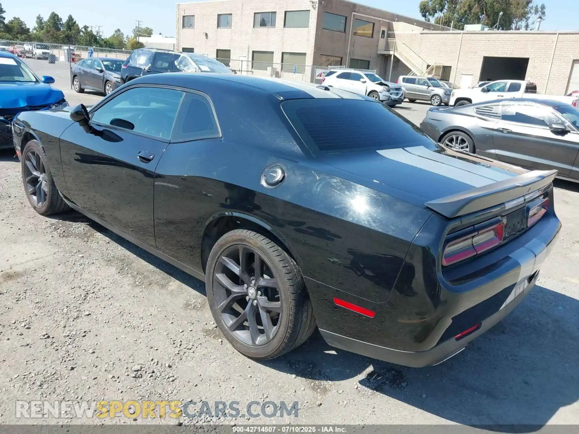 3 Photograph of a damaged car 2C3CDZAGXMH508113 DODGE CHALLENGER 2021