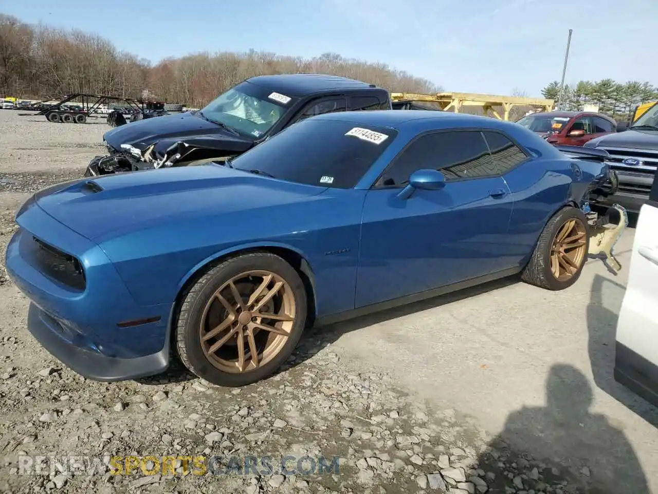 1 Photograph of a damaged car 2C3CDZBT0MH651857 DODGE CHALLENGER 2021
