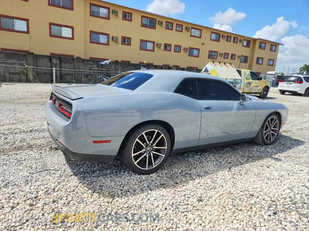 3 Фотография поврежденного автомобиля 2C3CDZBT5MH509844 DODGE CHALLENGER 2021