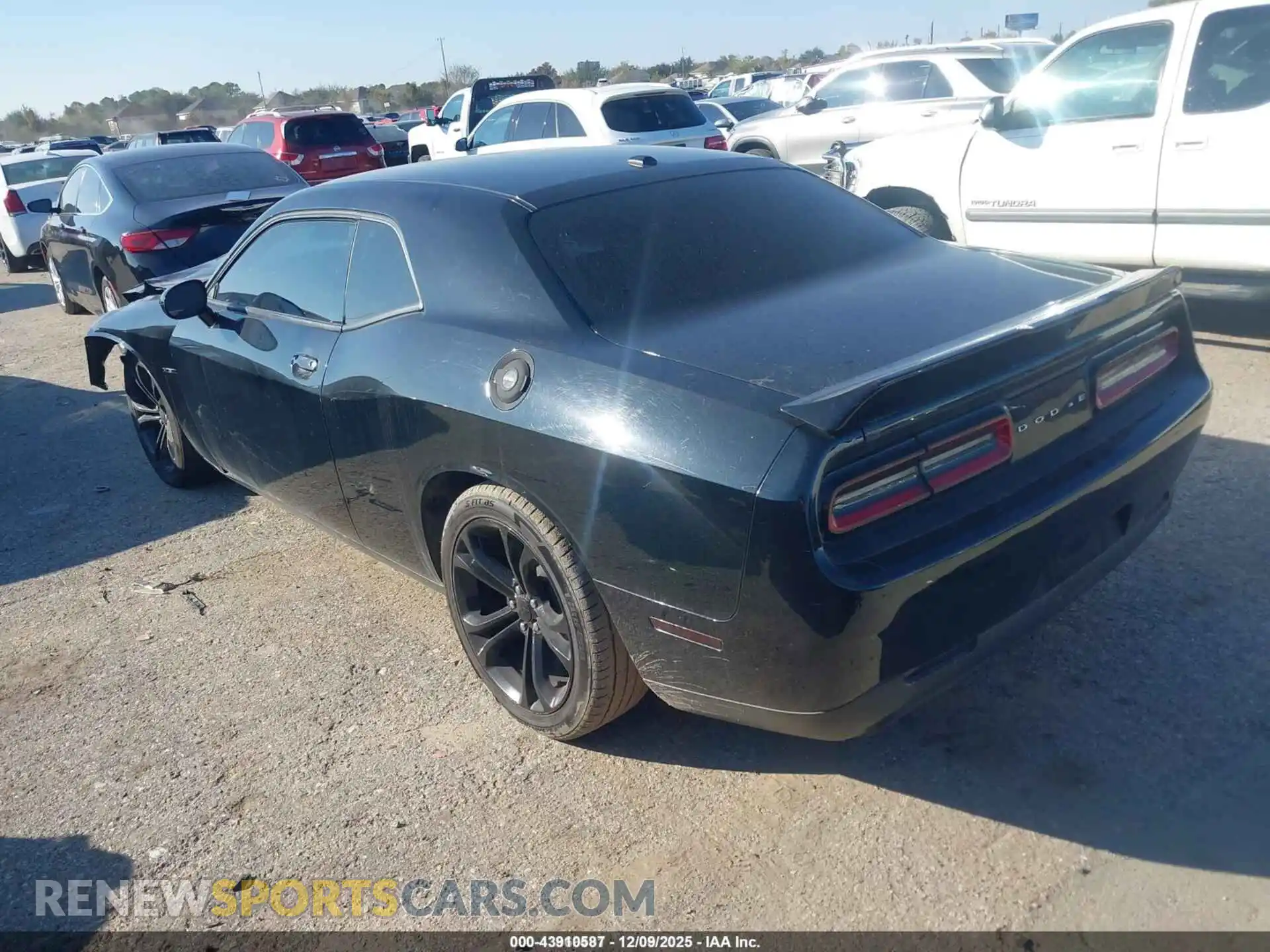 3 Photograph of a damaged car 2C3CDZBT6MH551620 DODGE CHALLENGER 2021