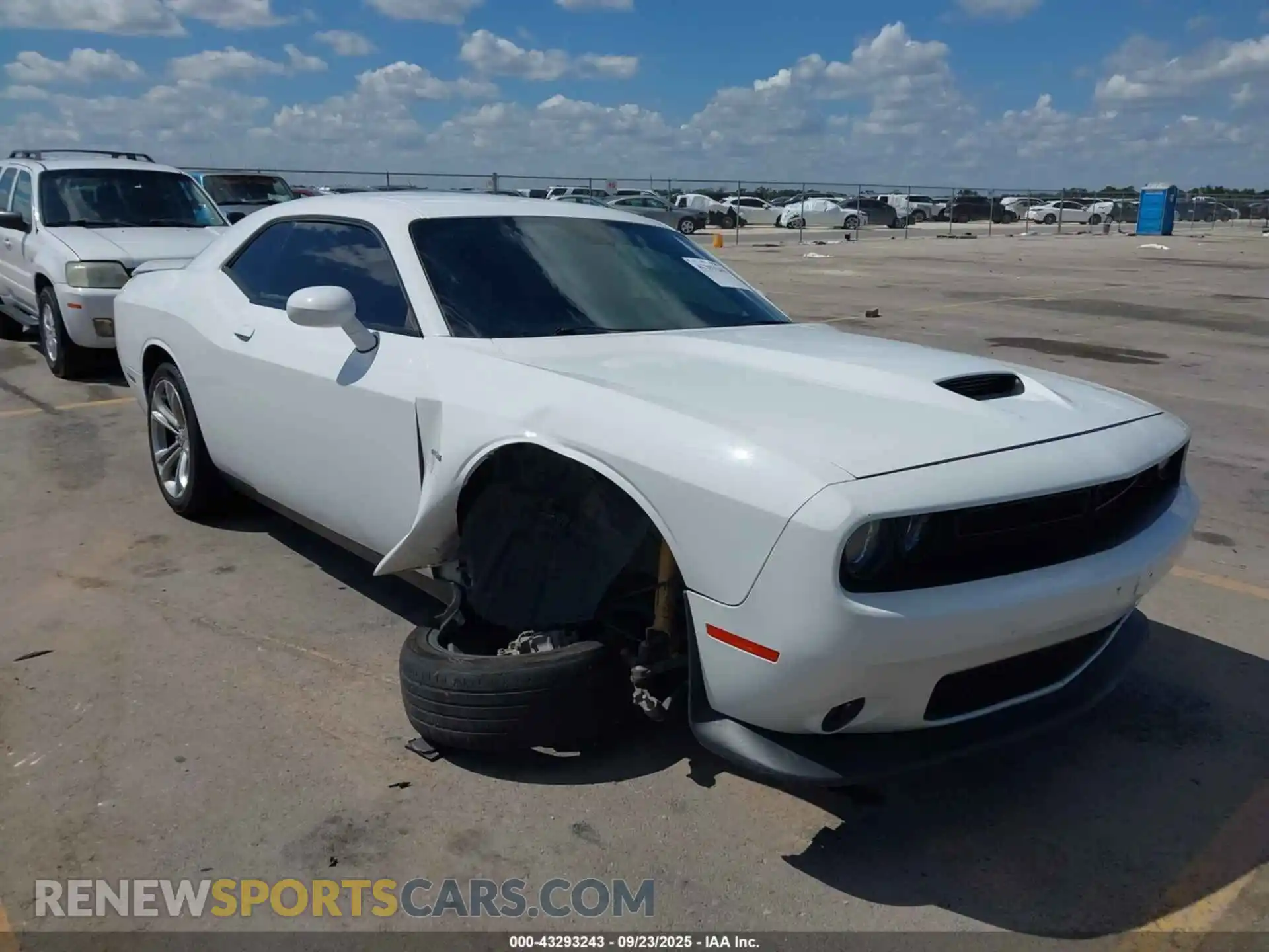 1 Photograph of a damaged car 2C3CDZBT8MH546483 DODGE CHALLENGER 2021