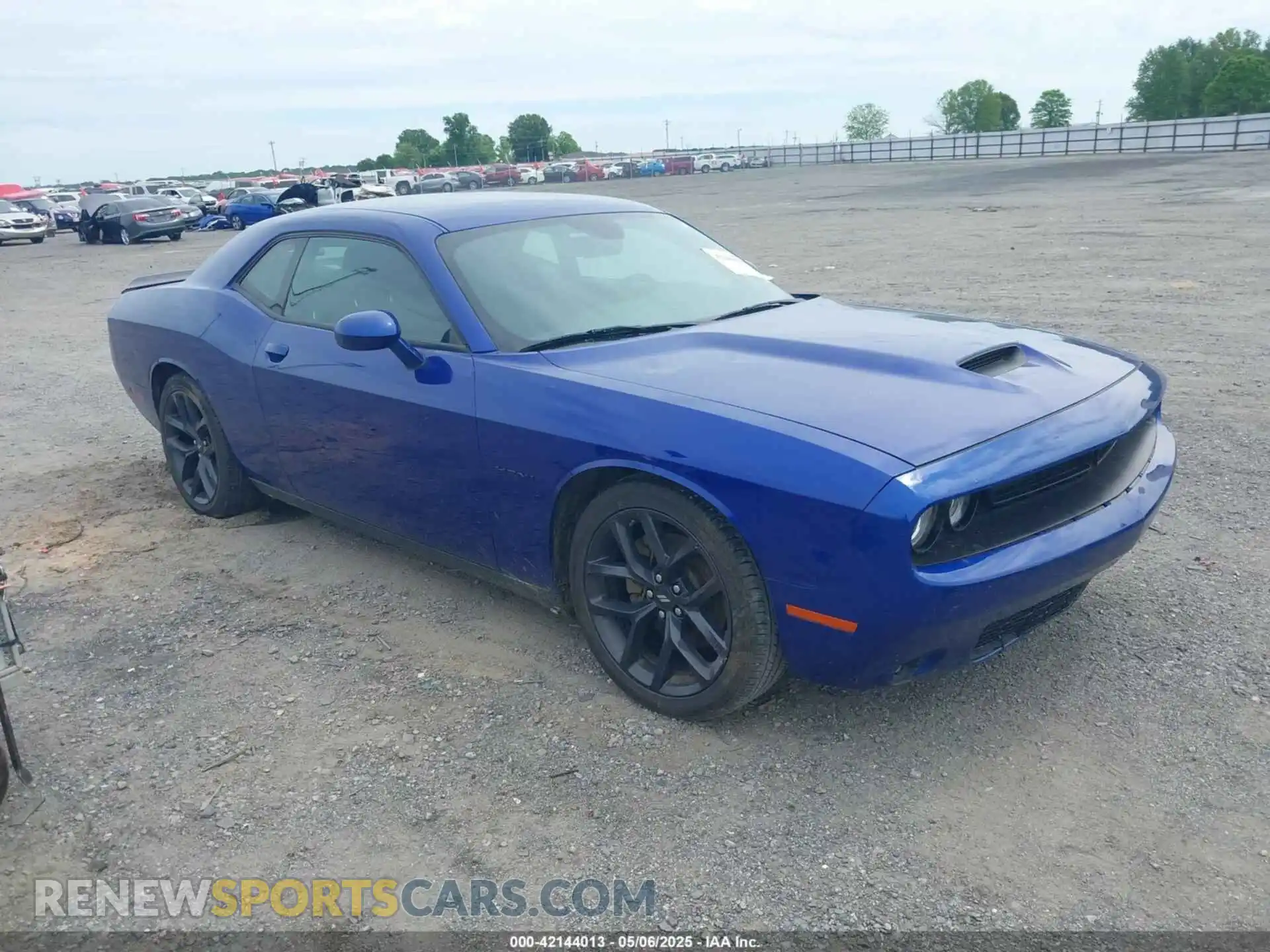 1 Photograph of a damaged car 2C3CDZBTXMH560367 DODGE CHALLENGER 2021
