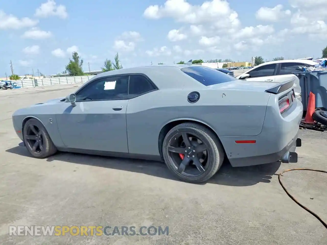 2 fotografías del automóvil dañado 2C3CDZC98MH683619 DODGE CHALLENGER 2021