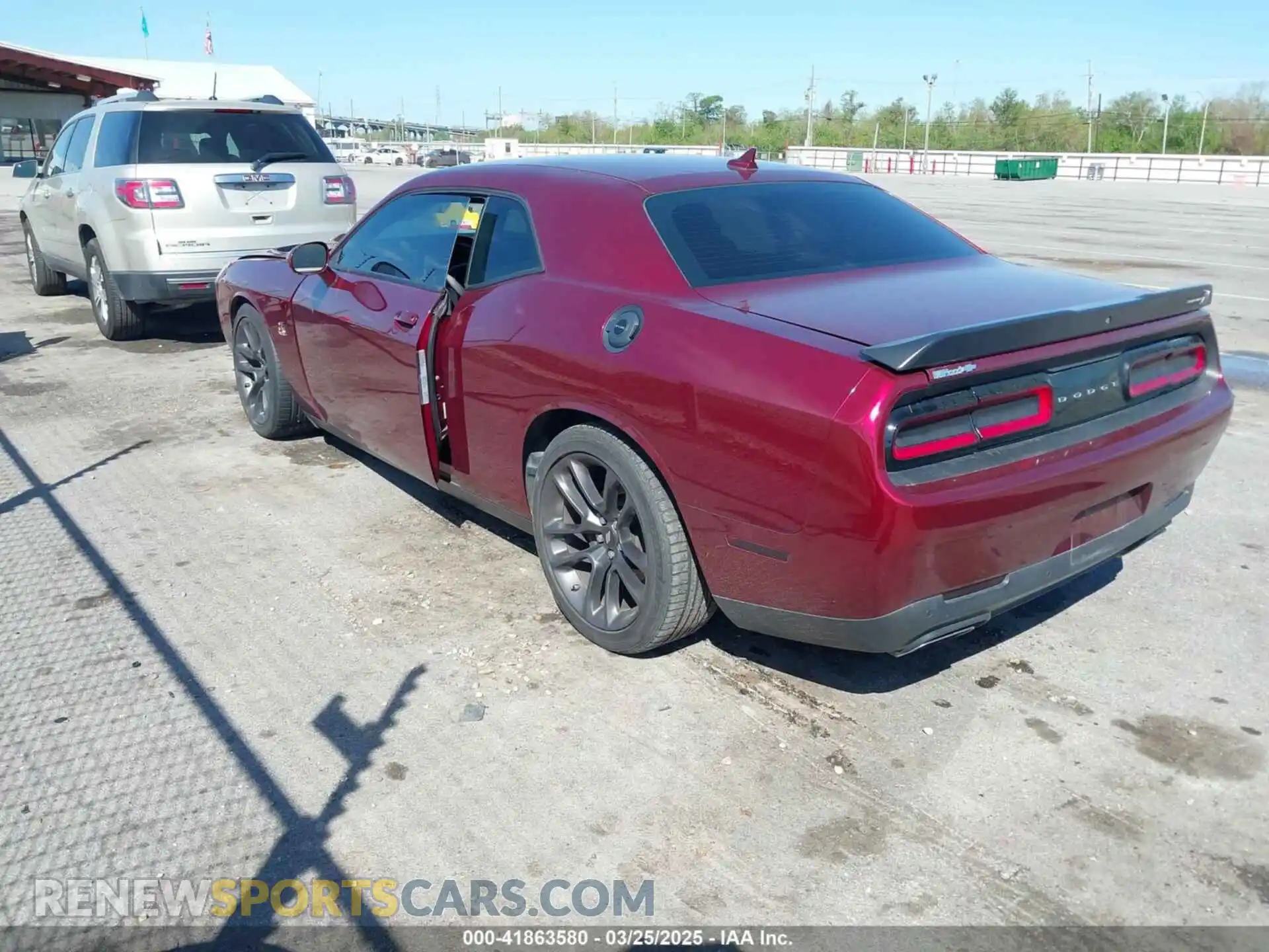 3 Photograph of a damaged car 2C3CDZFJ0MH571595 DODGE CHALLENGER 2021
