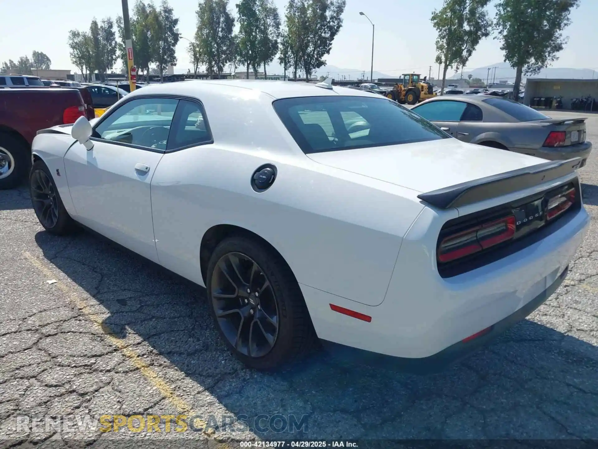 3 Photograph of a damaged car 2C3CDZFJ5MH530752 DODGE CHALLENGER 2021