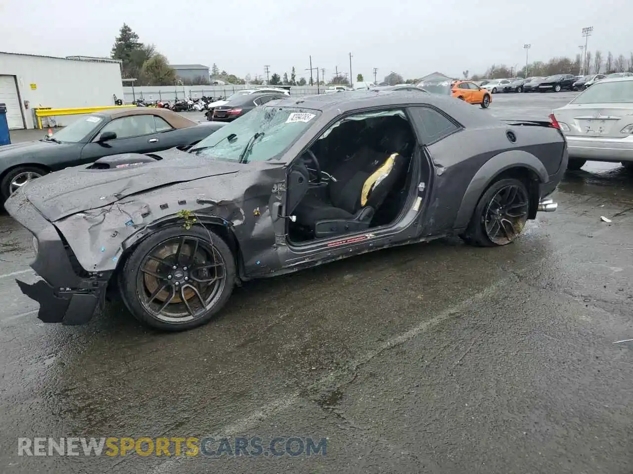 1 Photograph of a damaged car 2C3CDZFJ6MH538861 DODGE CHALLENGER 2021