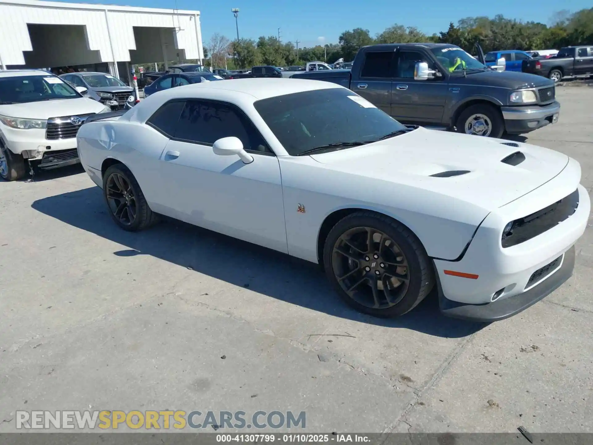 1 Photograph of a damaged car 2C3CDZFJ7MH597000 DODGE CHALLENGER 2021