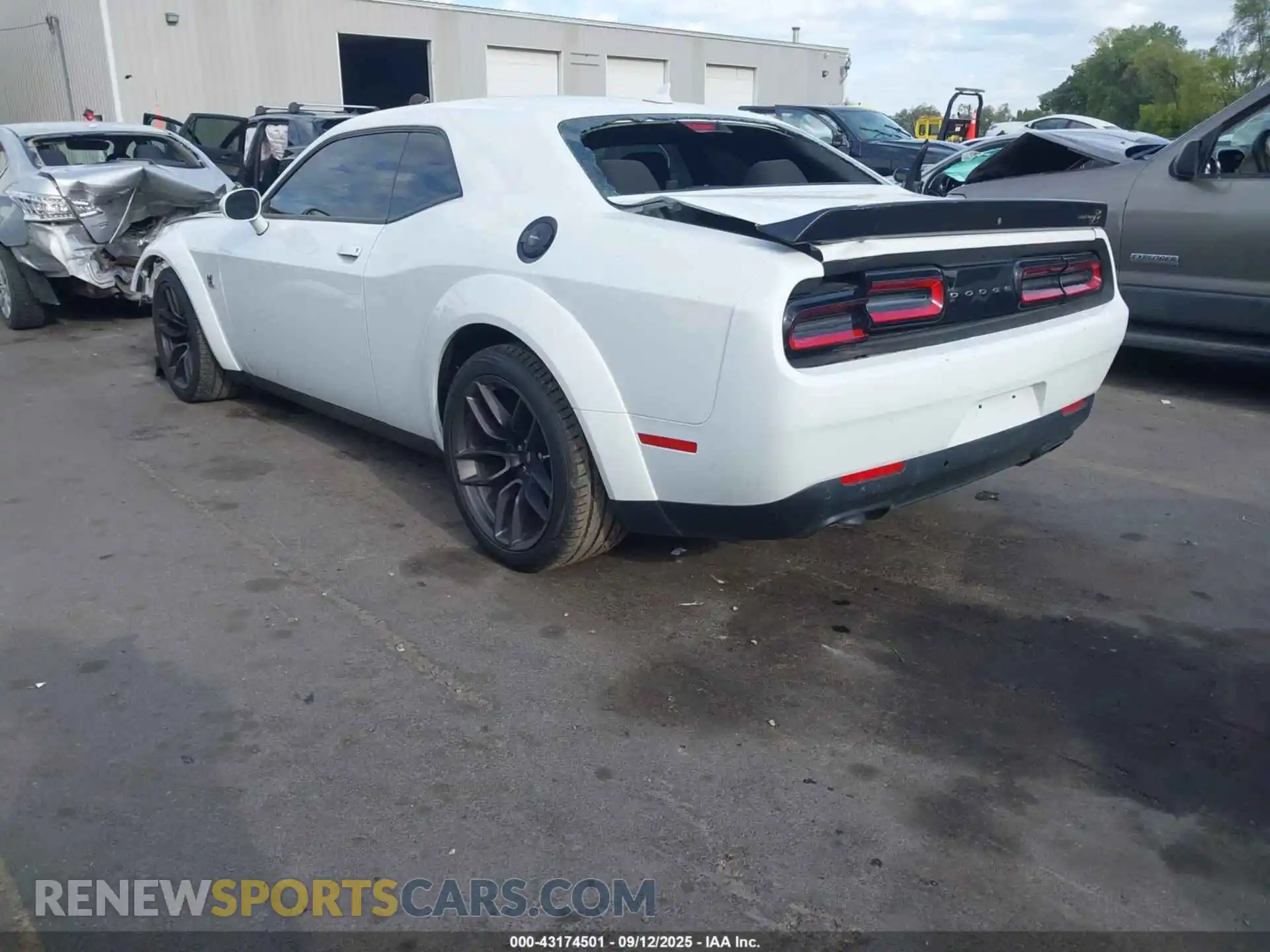 3 Photograph of a damaged car 2C3CDZFJ7MH610277 DODGE CHALLENGER 2021