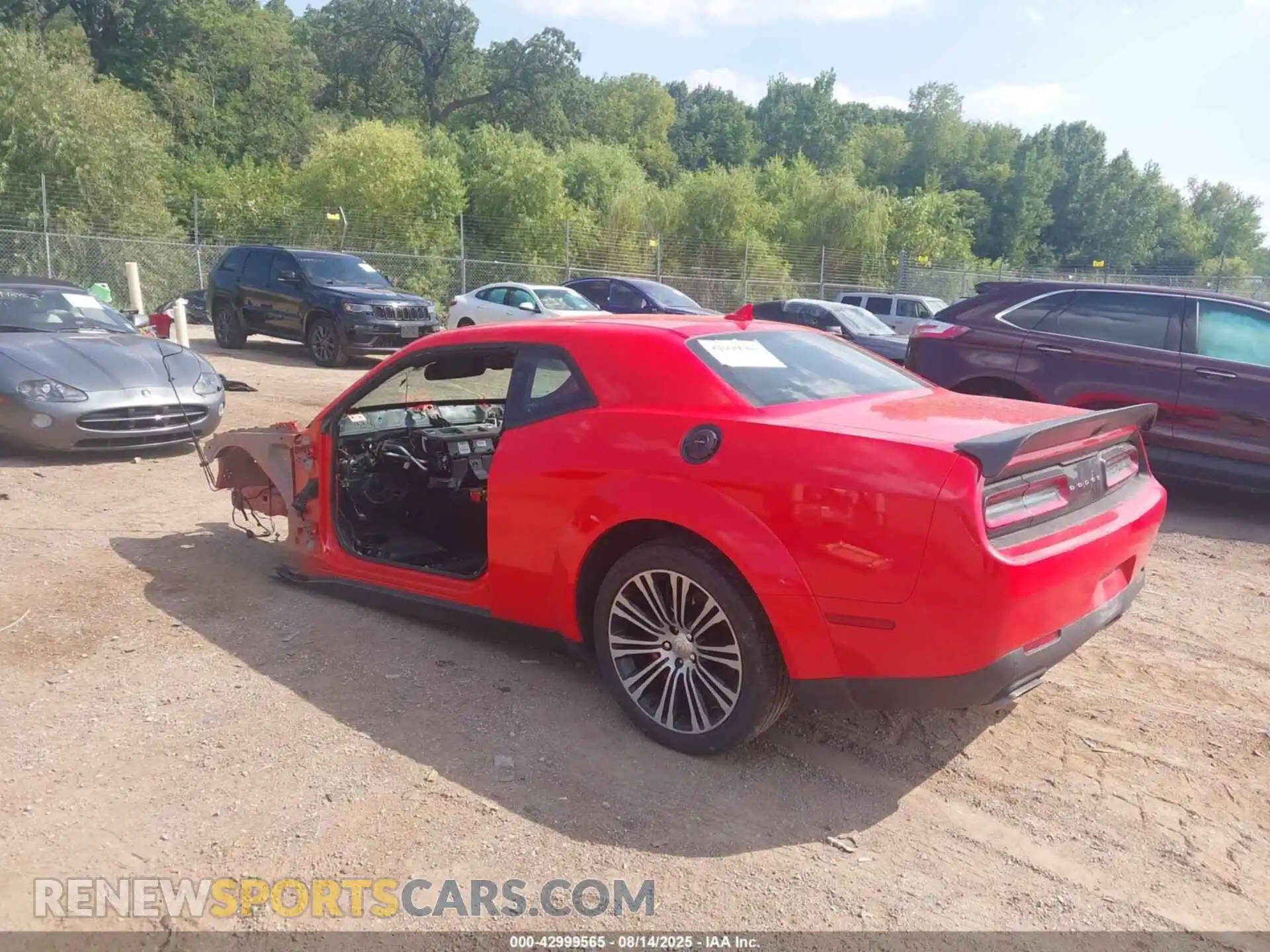 3 Photograph of a damaged car 2C3CDZFJXMH567313 DODGE CHALLENGER 2021