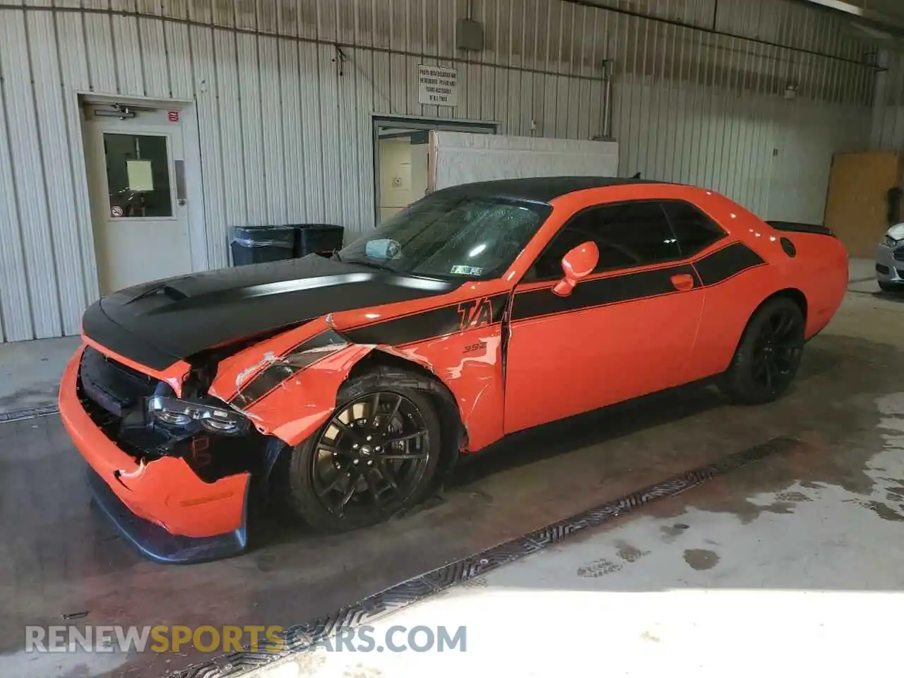1 Photograph of a damaged car 2C3CDZFJXMH631186 DODGE CHALLENGER 2021