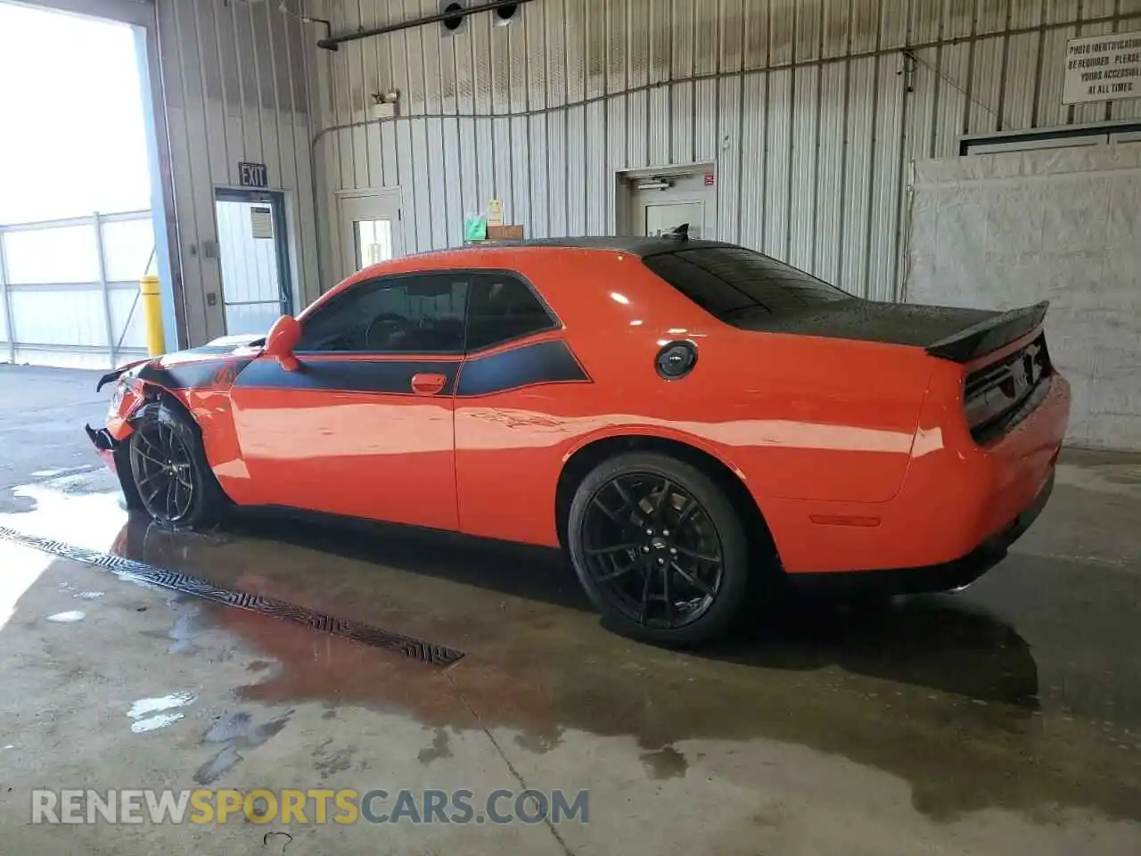 2 Photograph of a damaged car 2C3CDZFJXMH631186 DODGE CHALLENGER 2021