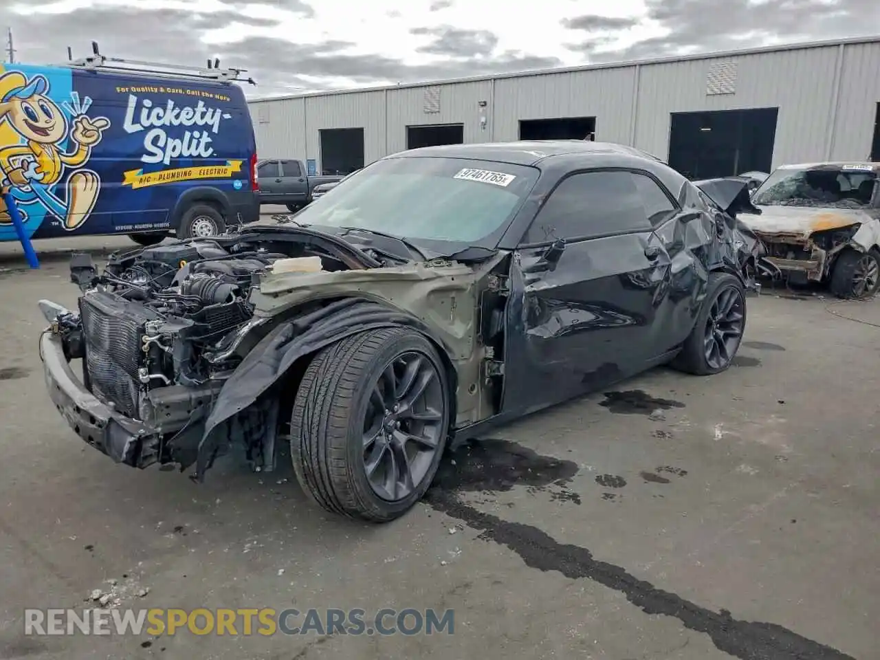 1 Photograph of a damaged car 2C3CDZFJXMH646481 DODGE CHALLENGER 2021