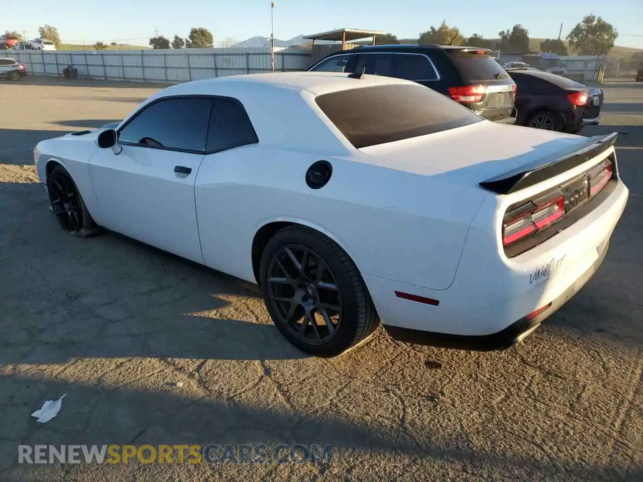2 fotografías del automóvil dañado 2C3CDZFJXMH680968 DODGE CHALLENGER 2021