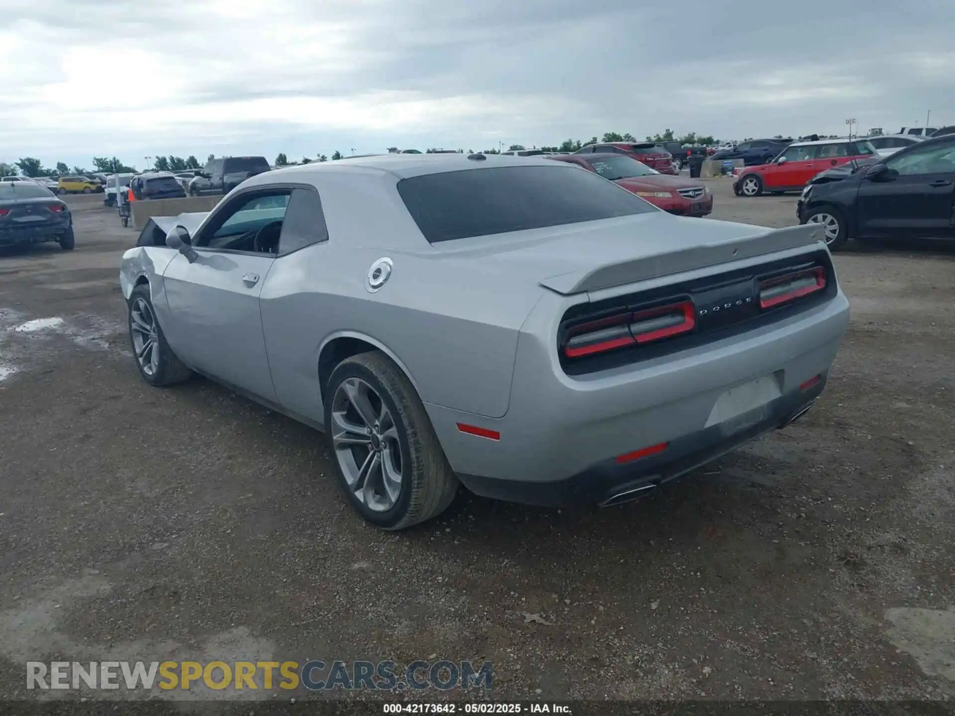 3 Photograph of a damaged car 2C3CDZGG4MH600339 DODGE CHALLENGER 2021