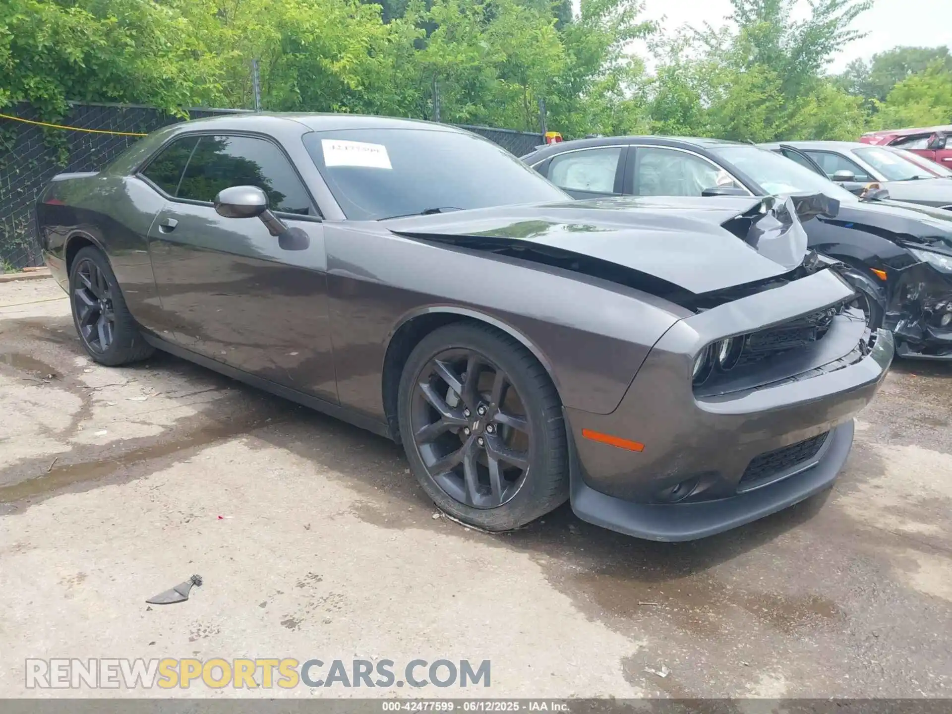1 Photograph of a damaged car 2C3CDZJG0MH619219 DODGE CHALLENGER 2021