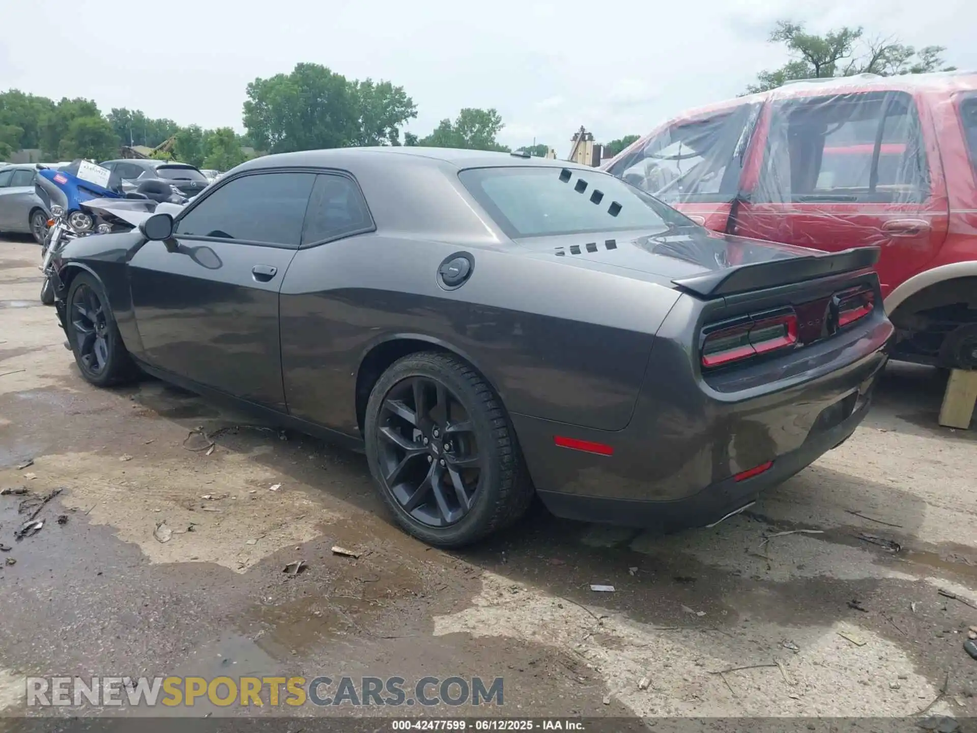 3 Photograph of a damaged car 2C3CDZJG0MH619219 DODGE CHALLENGER 2021
