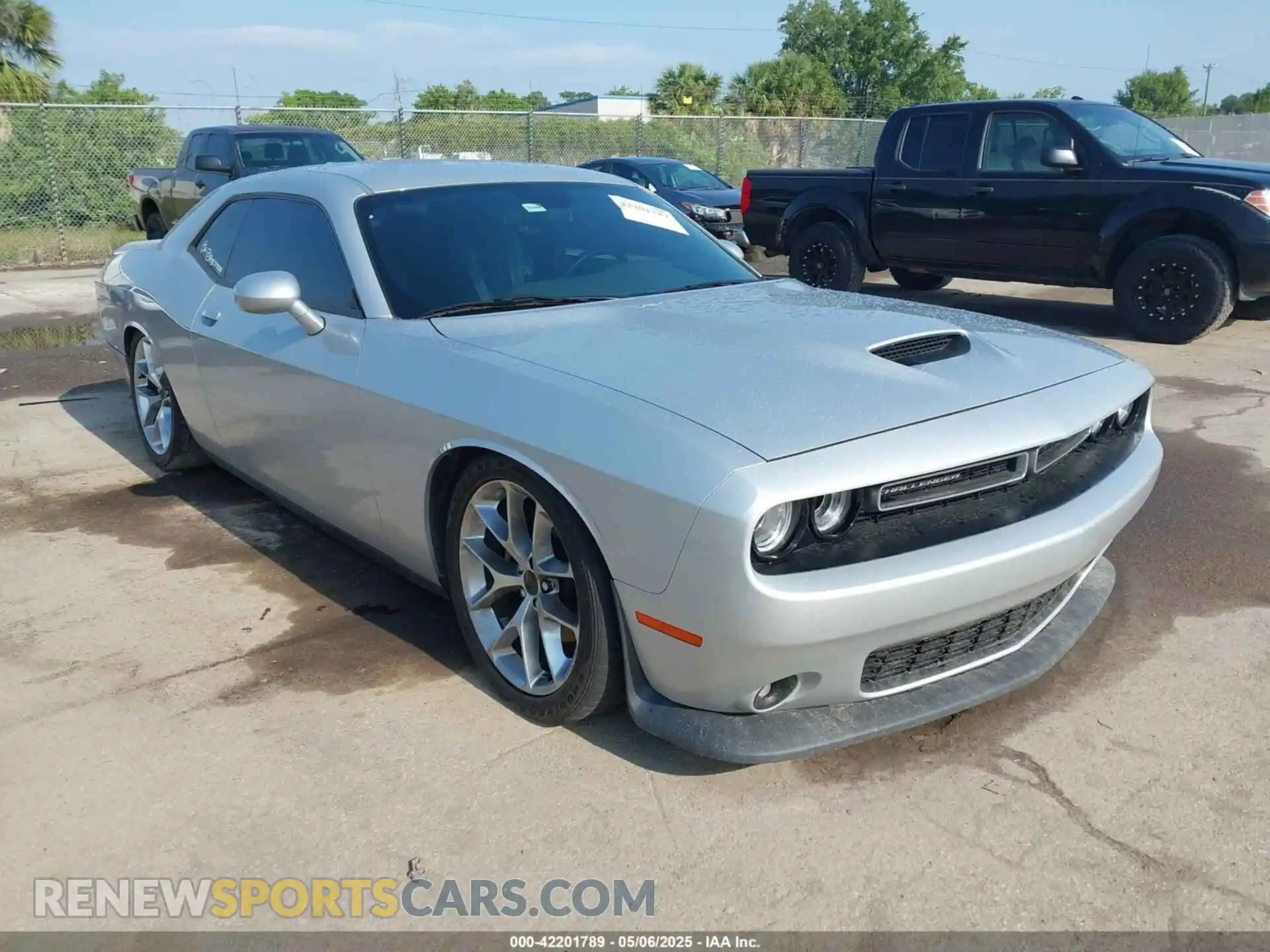 1 Photograph of a damaged car 2C3CDZJG0MH680845 DODGE CHALLENGER 2021