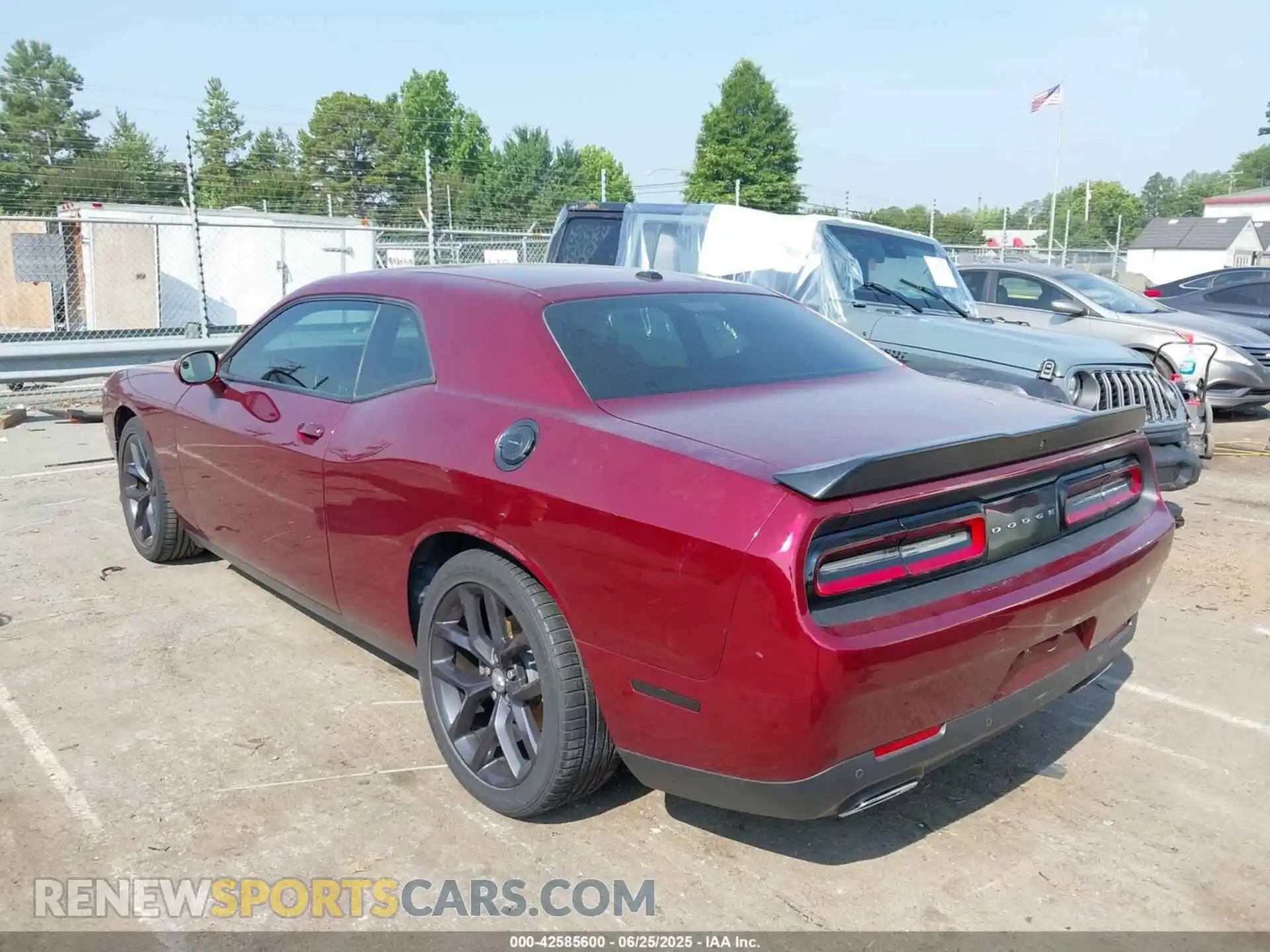 3 Photograph of a damaged car 2C3CDZJG1MH517394 DODGE CHALLENGER 2021
