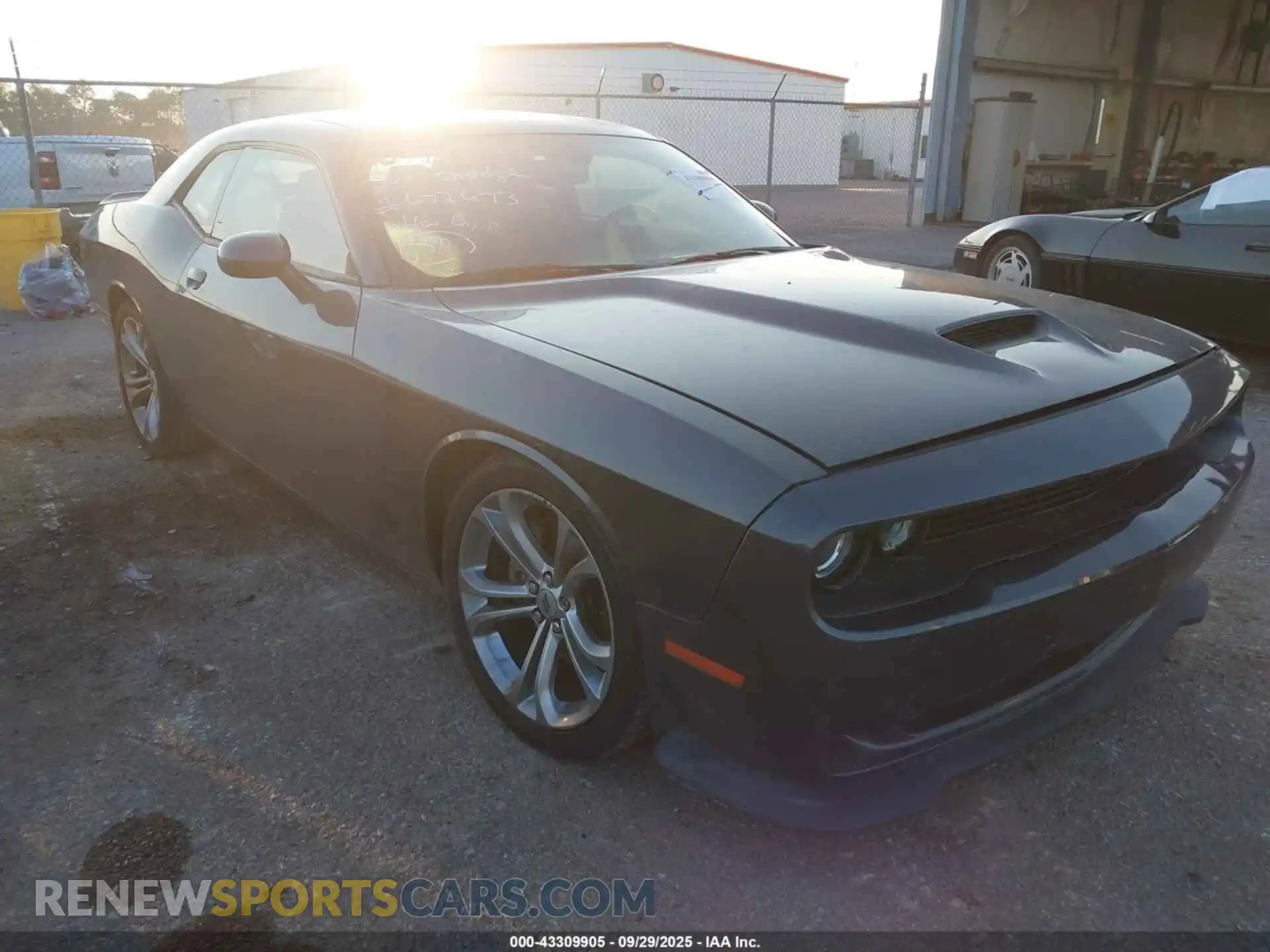 1 Photograph of a damaged car 2C3CDZJG1MH672673 DODGE CHALLENGER 2021