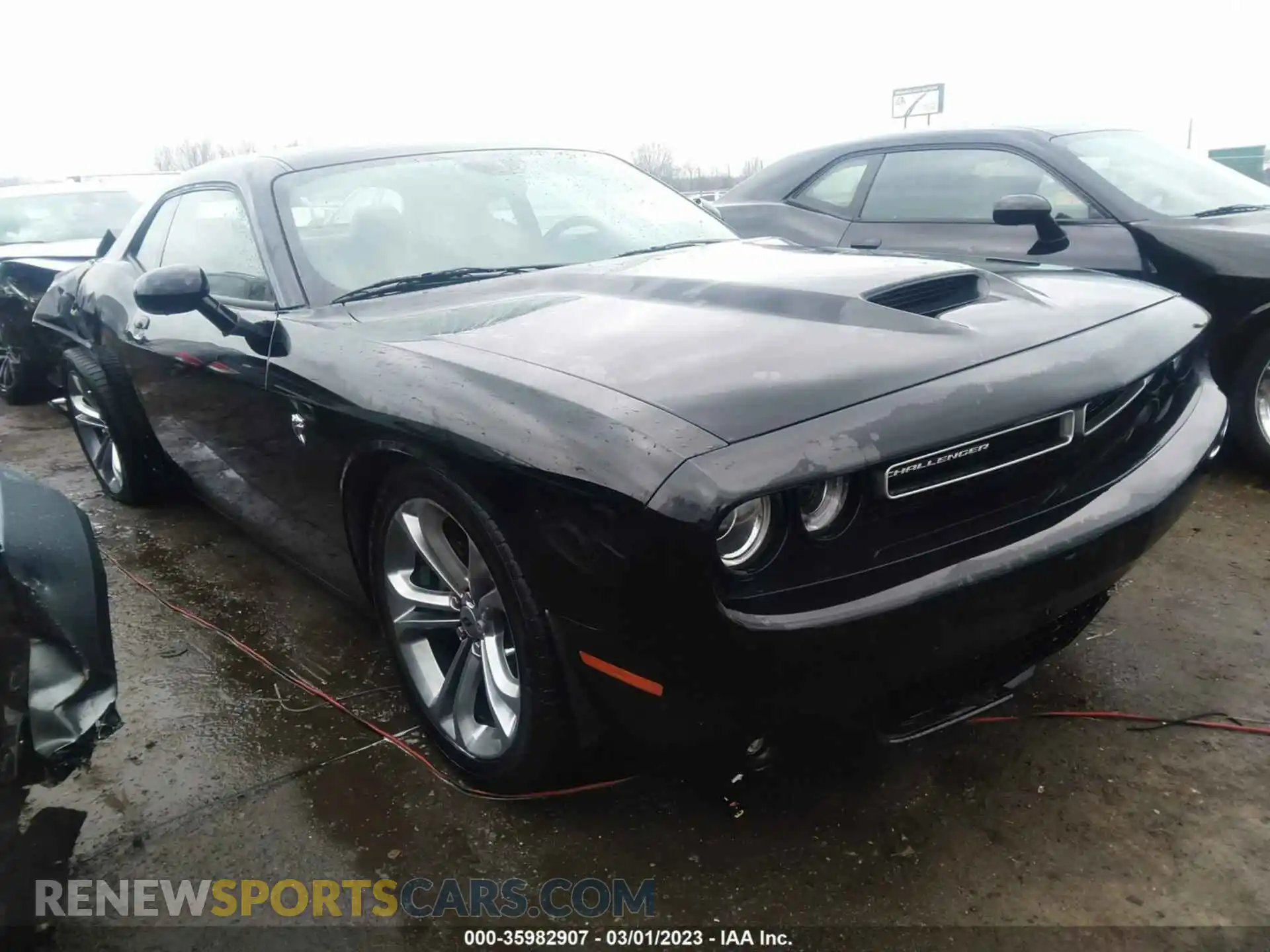 1 Photograph of a damaged car 2C3CDZJG5MH587187 DODGE CHALLENGER 2021