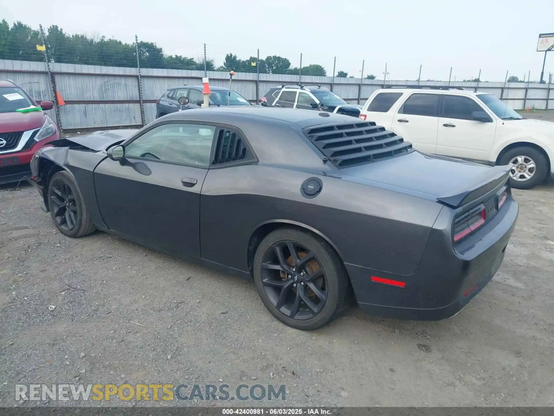 3 Photograph of a damaged car 2C3CDZJG6MH576750 DODGE CHALLENGER 2021