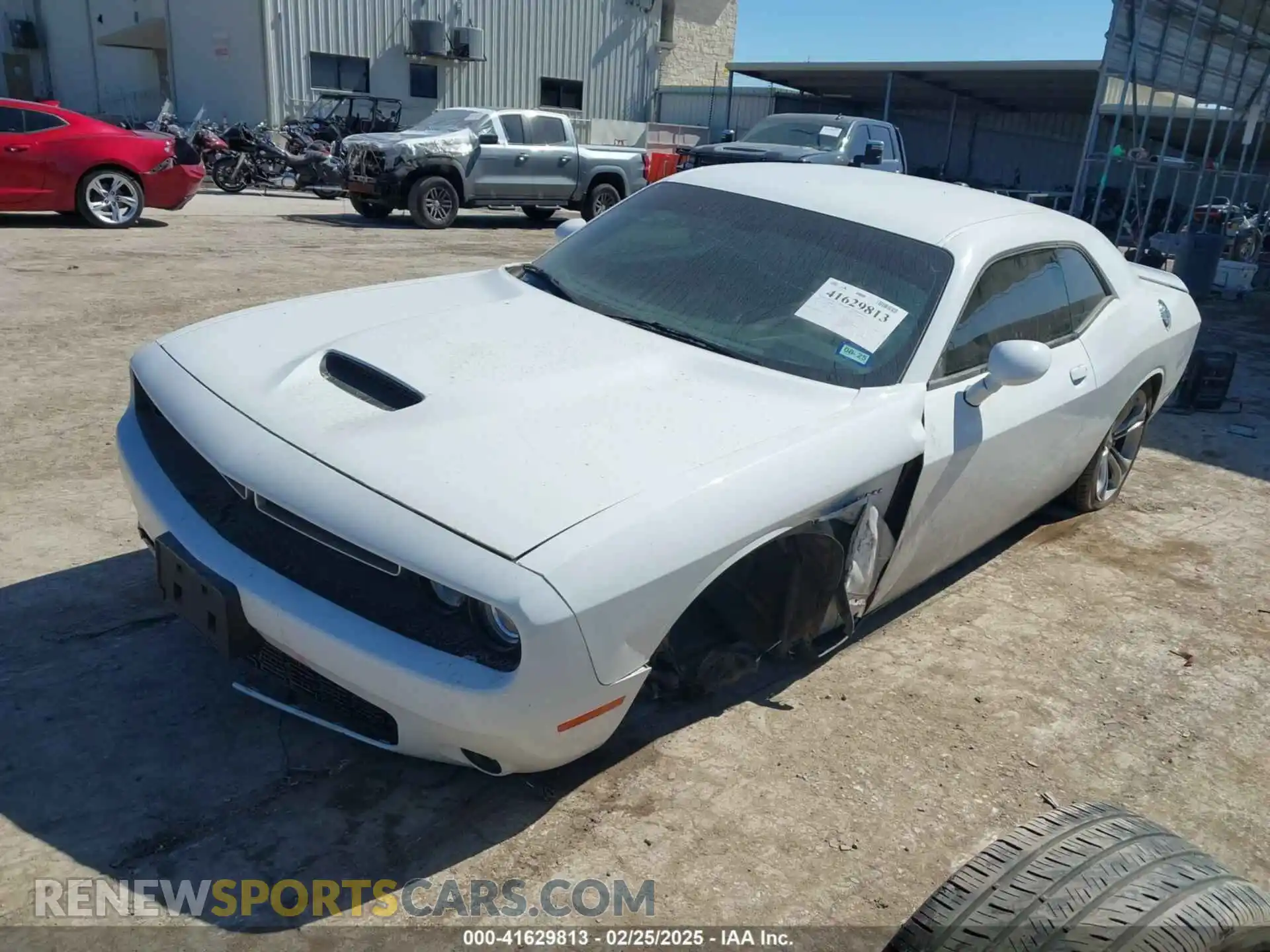 2 Фотография поврежденного автомобиля 2C3CDZBT1NH105408 DODGE CHALLENGER 2022