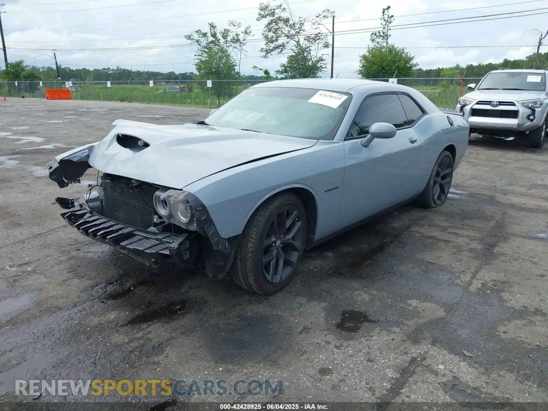 2 Фотография поврежденного автомобиля 2C3CDZBT1NH233941 DODGE CHALLENGER 2022