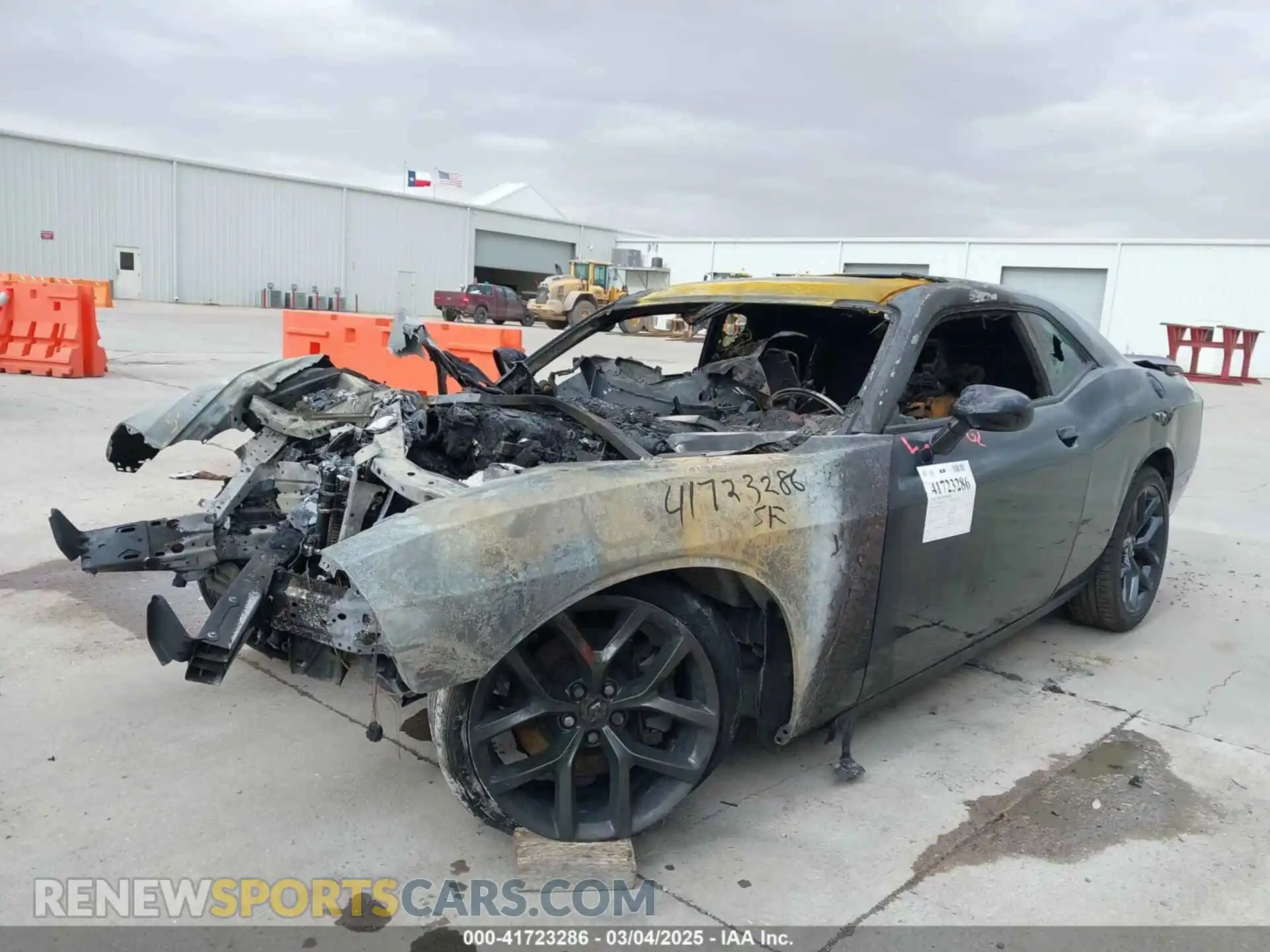 2 Photograph of a damaged car 2C3CDZBT7NH204301 DODGE CHALLENGER 2022