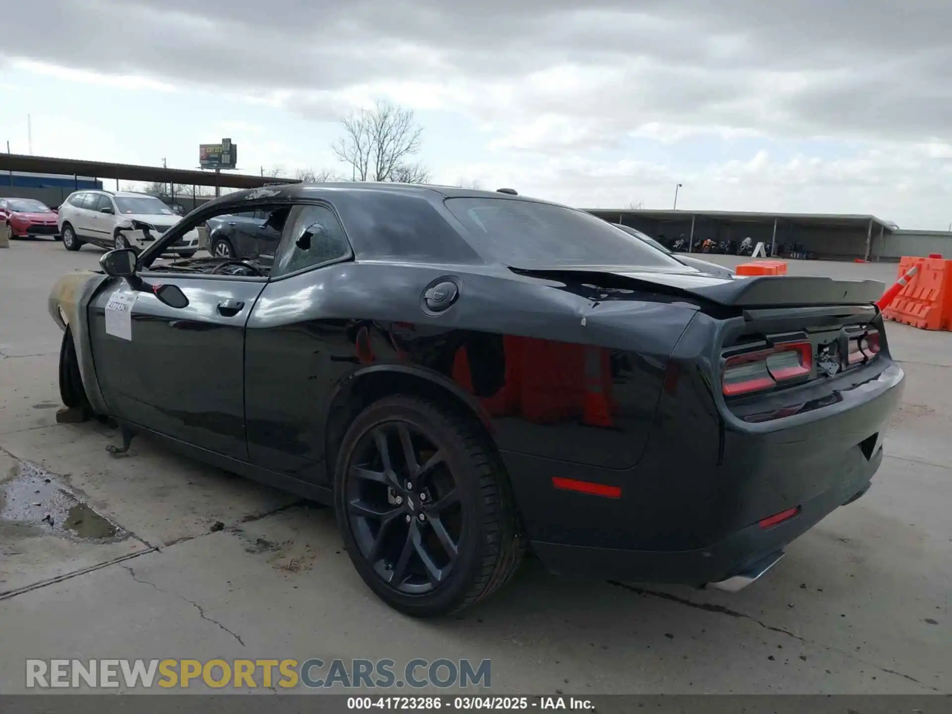 3 Photograph of a damaged car 2C3CDZBT7NH204301 DODGE CHALLENGER 2022
