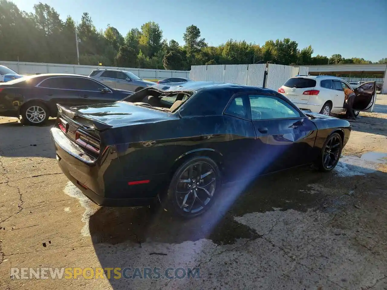 3 Photograph of a damaged car 2C3CDZBTXNH113118 DODGE CHALLENGER 2022
