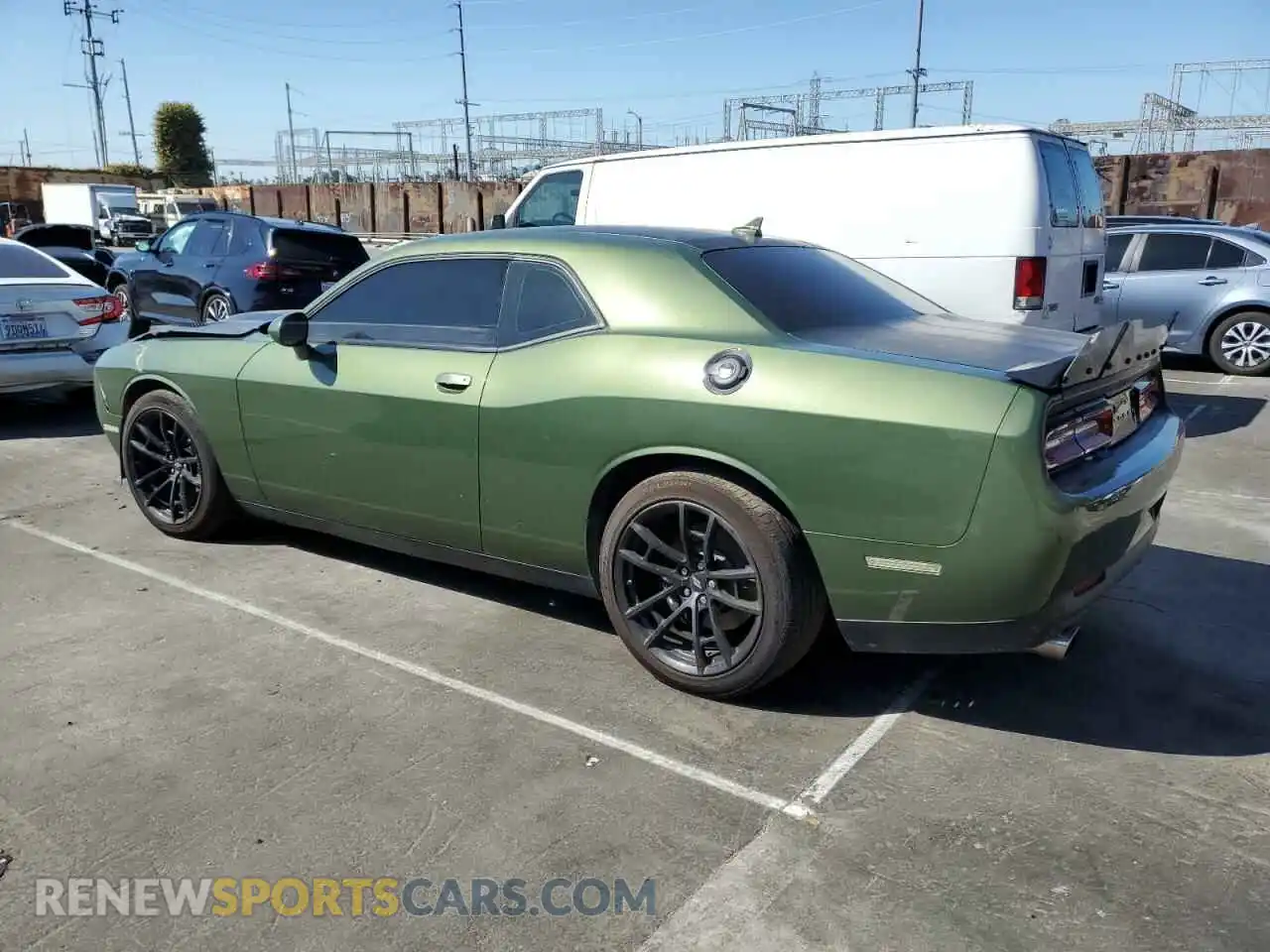 2 Photograph of a damaged car 2C3CDZFJ3NH118427 DODGE CHALLENGER 2022