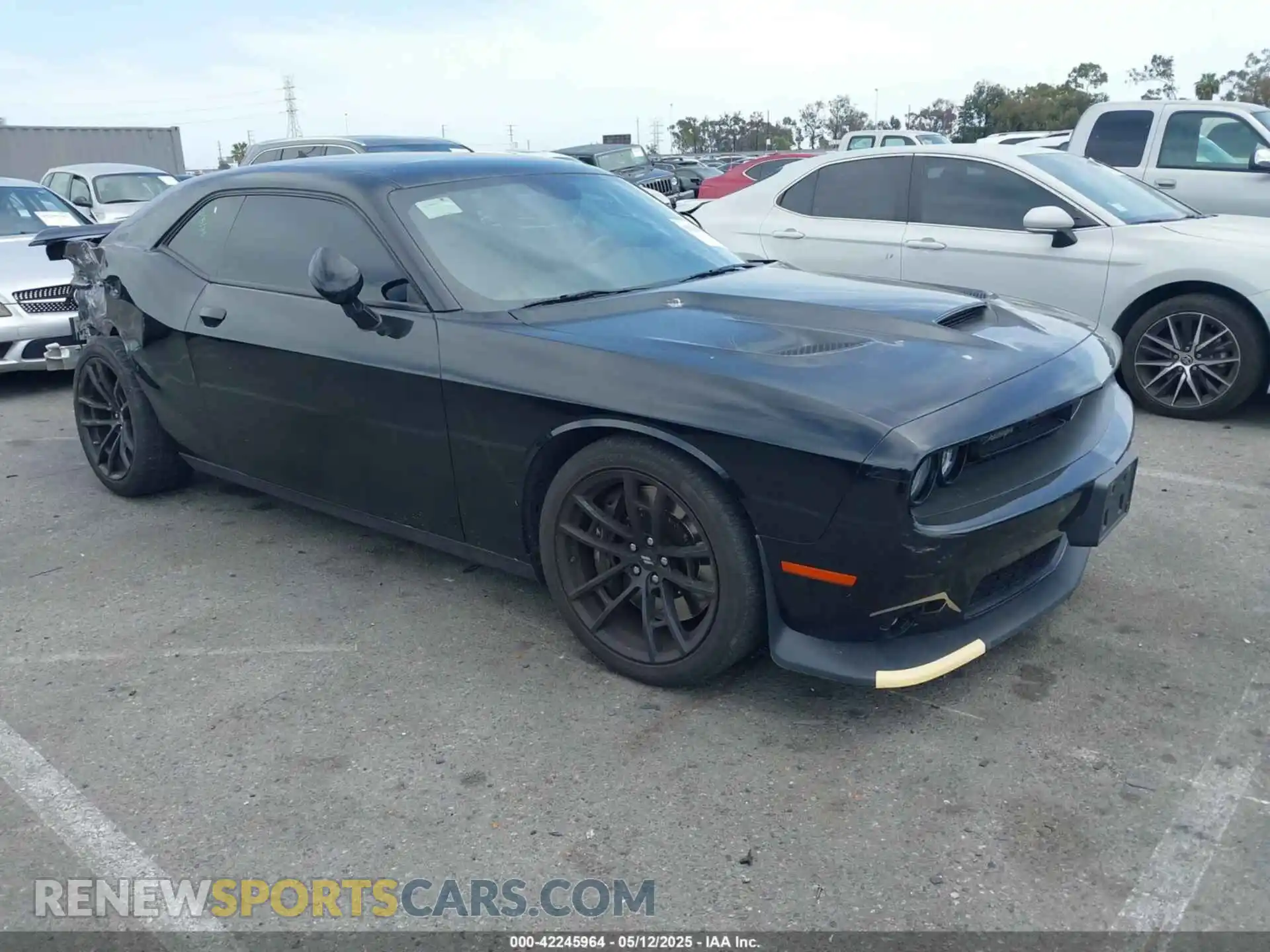 1 Photograph of a damaged car 2C3CDZFJ3NH182189 DODGE CHALLENGER 2022