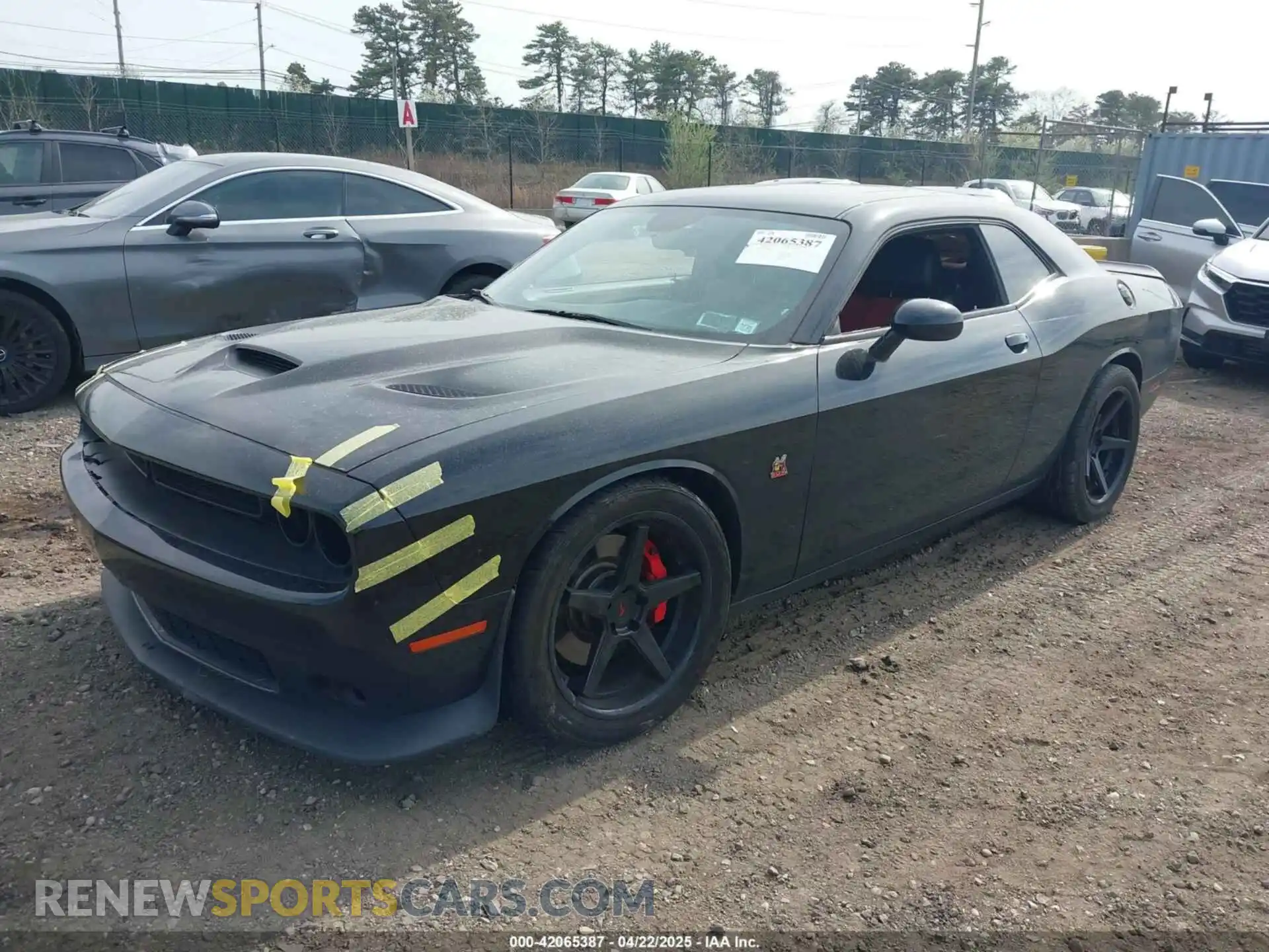 2 Photograph of a damaged car 2C3CDZFJ3NH222982 DODGE CHALLENGER 2022