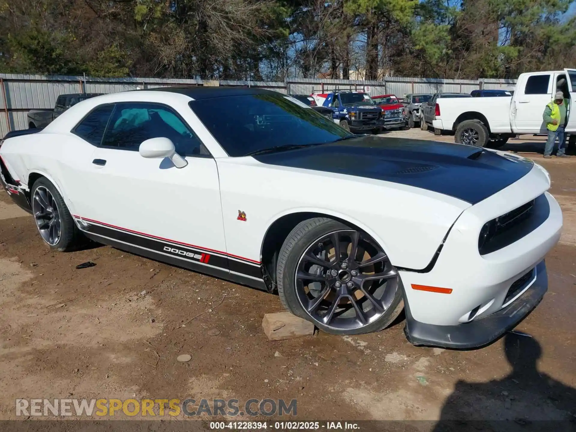 1 Photograph of a damaged car 2C3CDZFJ4NH160301 DODGE CHALLENGER 2022
