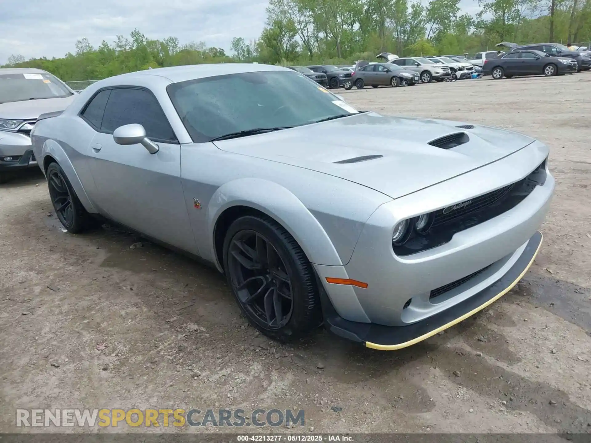 1 Photograph of a damaged car 2C3CDZFJ5NH113469 DODGE CHALLENGER 2022