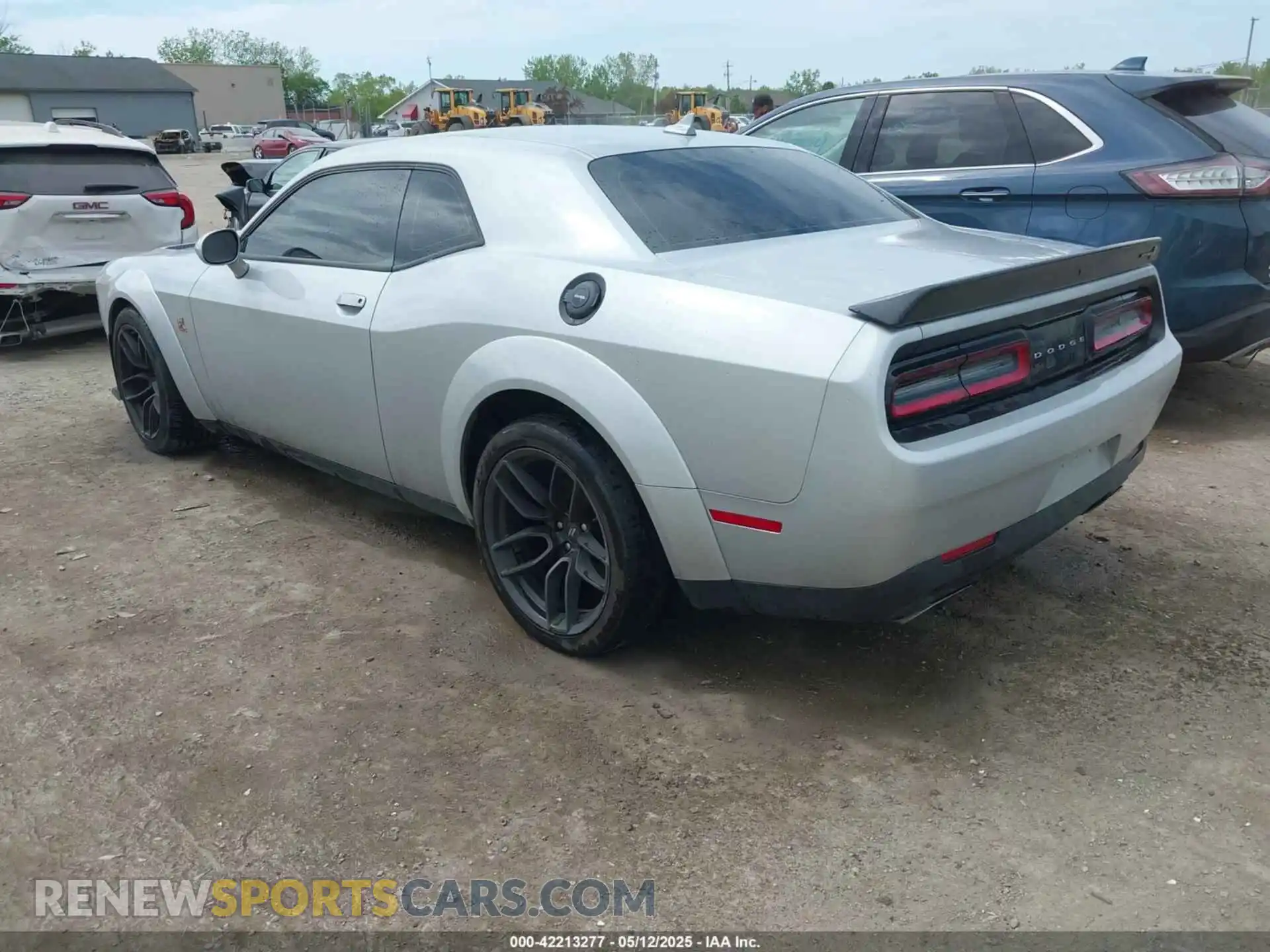 3 Photograph of a damaged car 2C3CDZFJ5NH113469 DODGE CHALLENGER 2022
