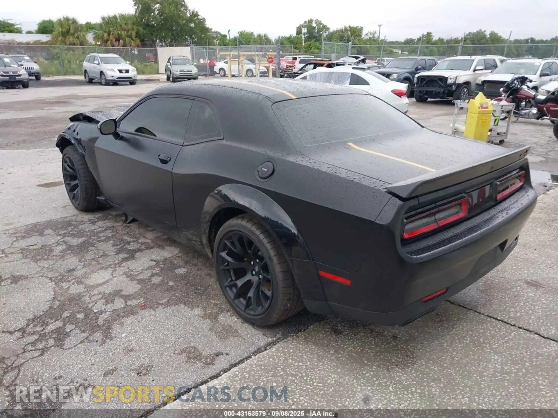 3 Photograph of a damaged car 2C3CDZFJ5NH174918 DODGE CHALLENGER 2022