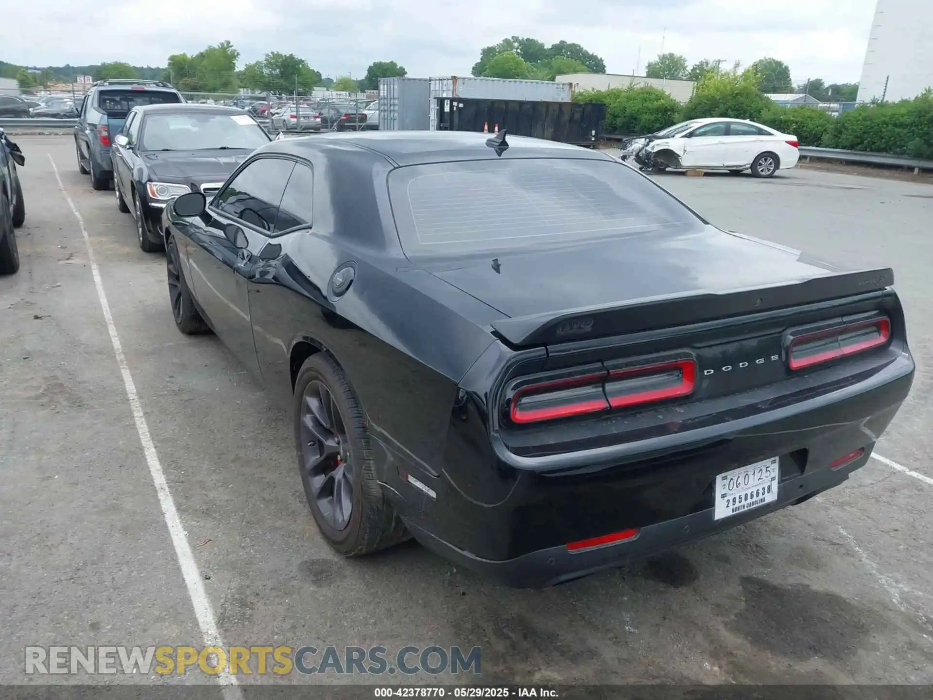 3 Photograph of a damaged car 2C3CDZFJ6NH215668 DODGE CHALLENGER 2022