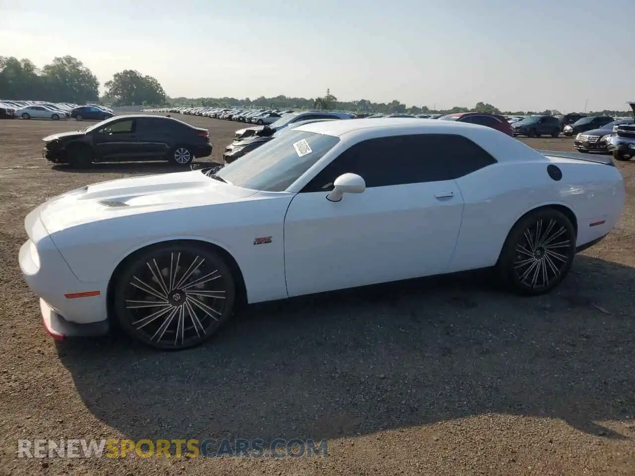 1 Photograph of a damaged car 2C3CDZFJ6NH242448 DODGE CHALLENGER 2022