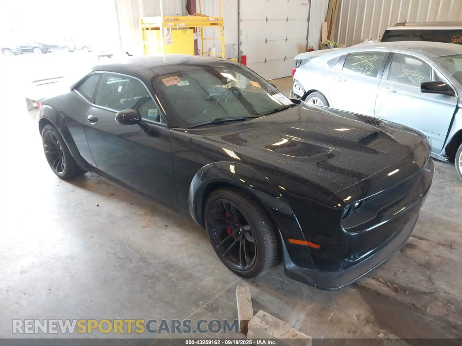 1 Photograph of a damaged car 2C3CDZFJ9NH147155 DODGE CHALLENGER 2022