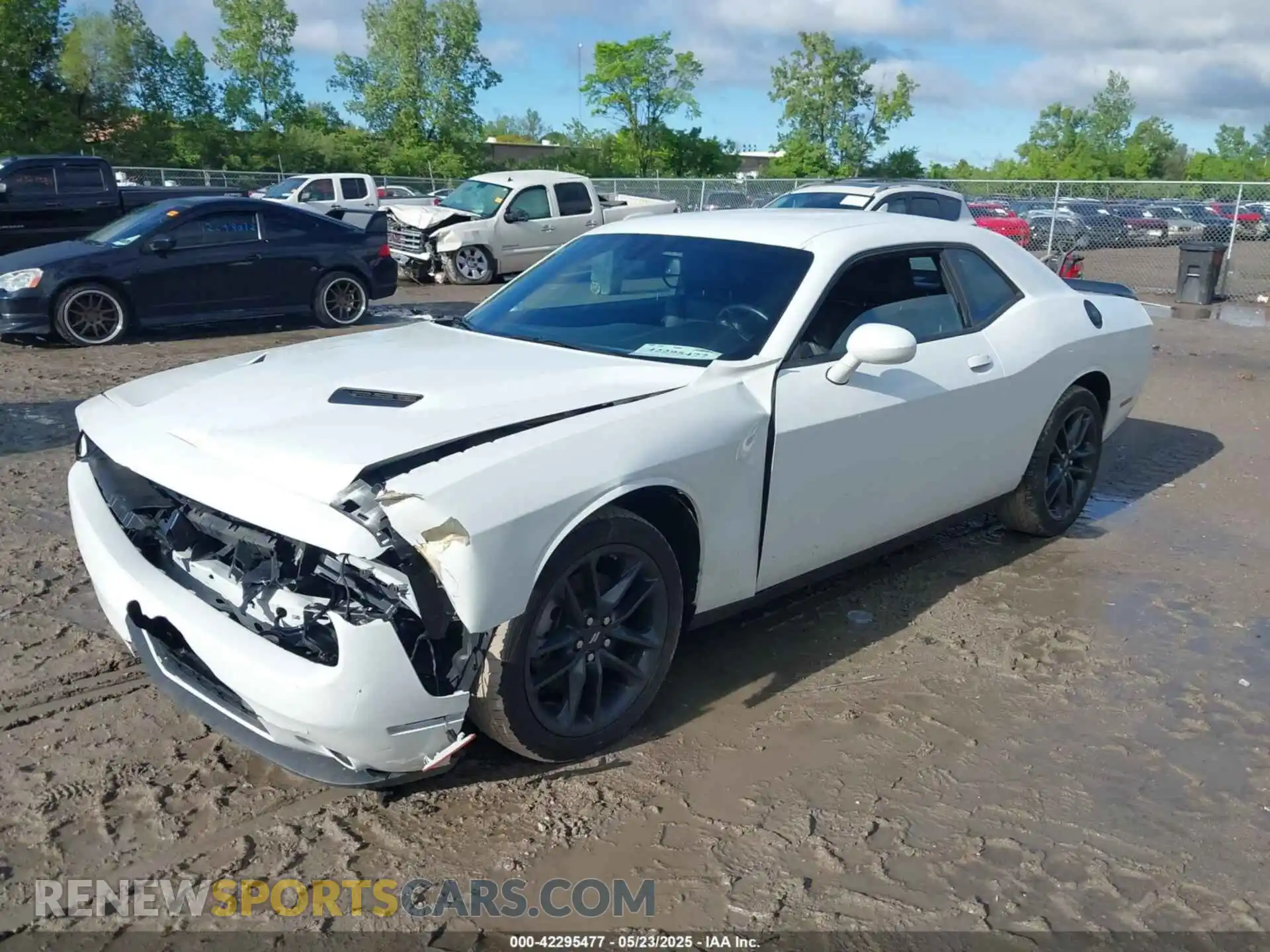 2 Photograph of a damaged car 2C3CDZGGXNH238891 DODGE CHALLENGER 2022