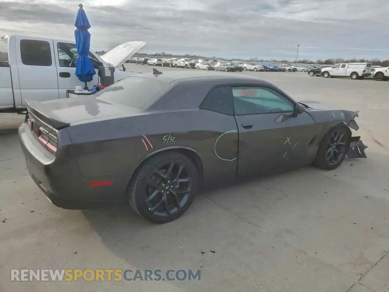 3 Photograph of a damaged car 2C3CDZJG0NH226919 DODGE CHALLENGER 2022