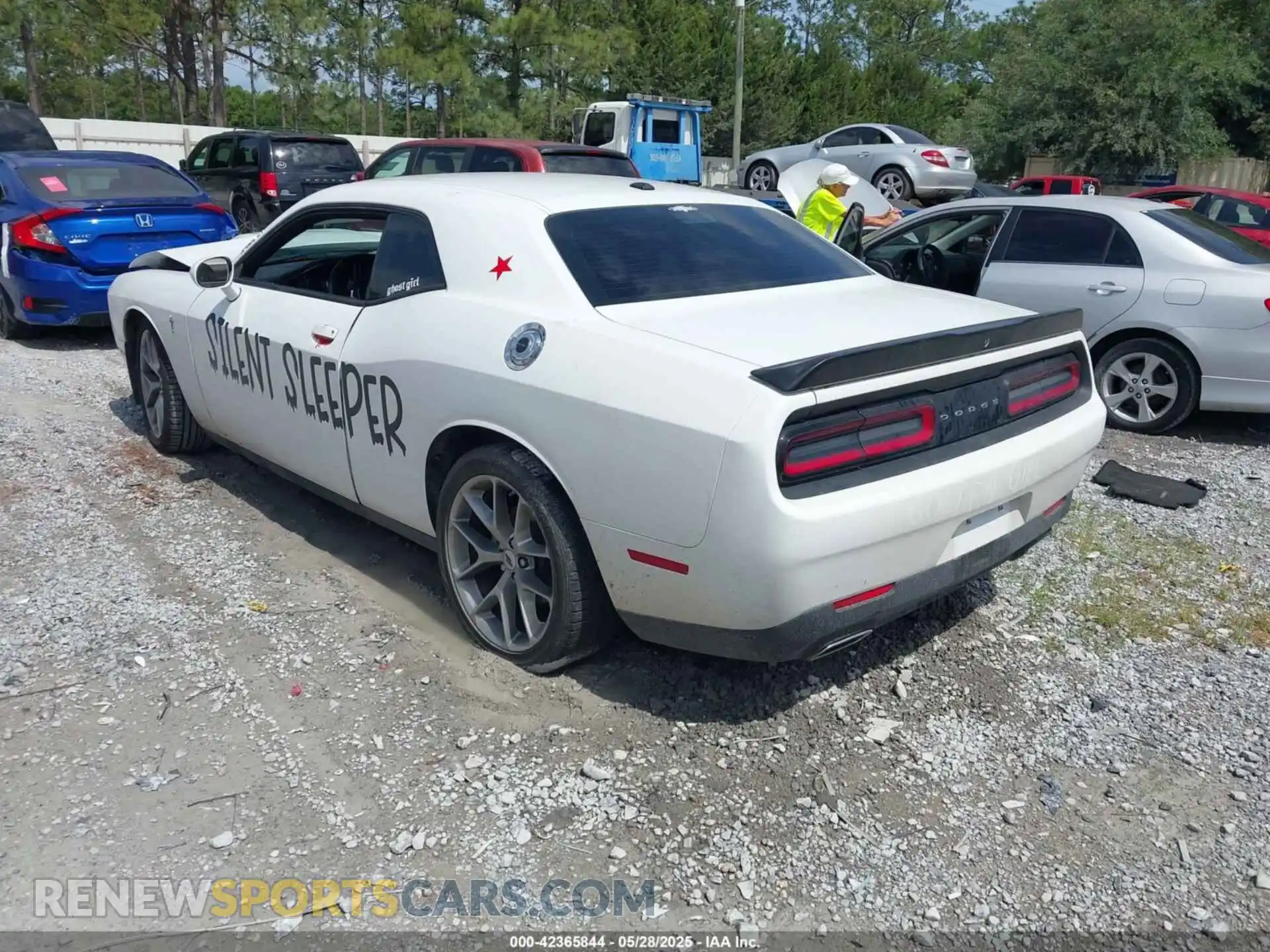 3 Photograph of a damaged car 2C3CDZJG0NH237466 DODGE CHALLENGER 2022