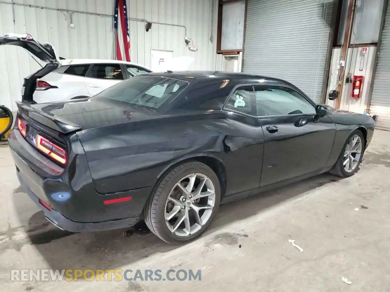 3 Photograph of a damaged car 2C3CDZJG1NH211264 DODGE CHALLENGER 2022