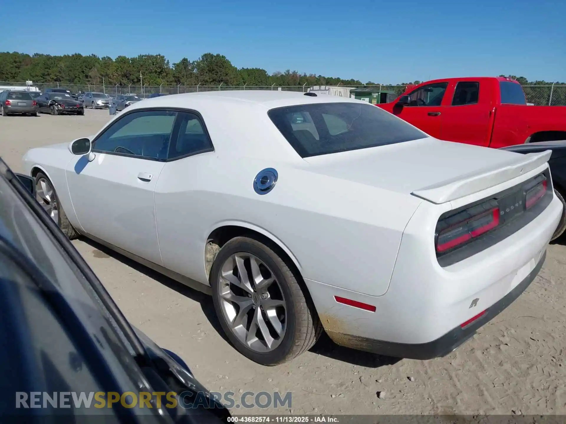3 Photograph of a damaged car 2C3CDZJG2NH140396 DODGE CHALLENGER 2022