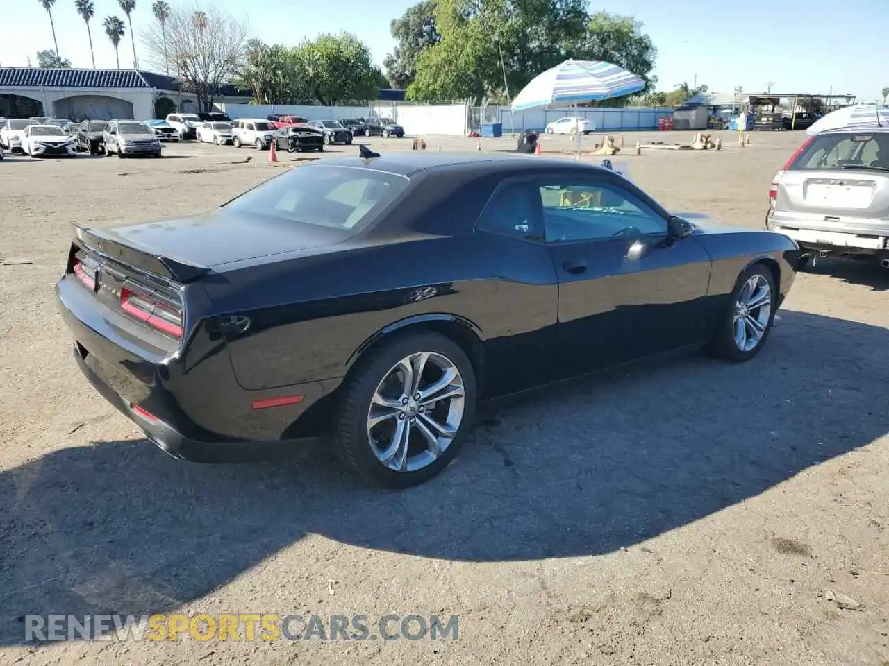 3 Photograph of a damaged car 2C3CDZJG2NH206753 DODGE CHALLENGER 2022