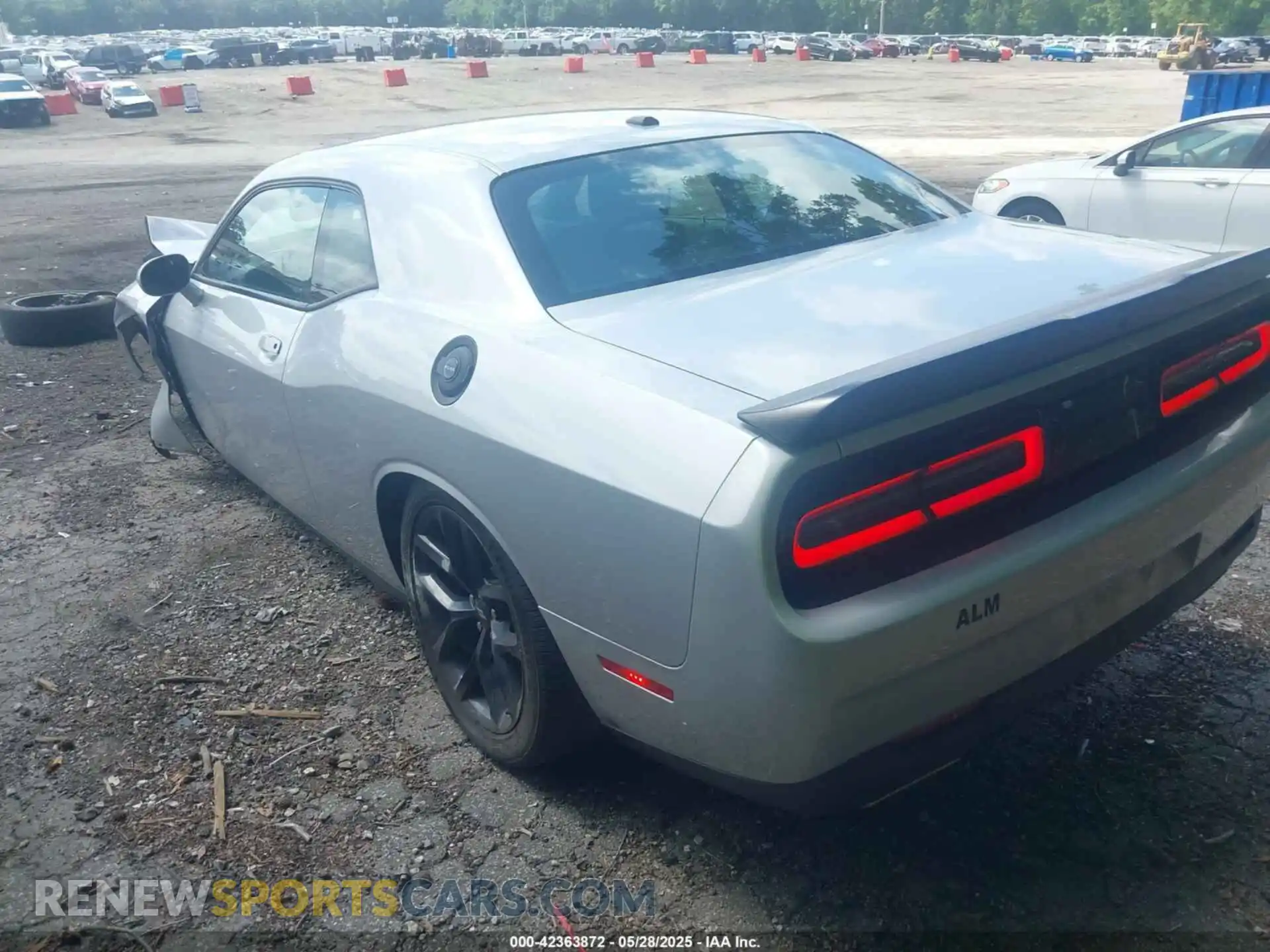 3 Photograph of a damaged car 2C3CDZJG2NH260697 DODGE CHALLENGER 2022